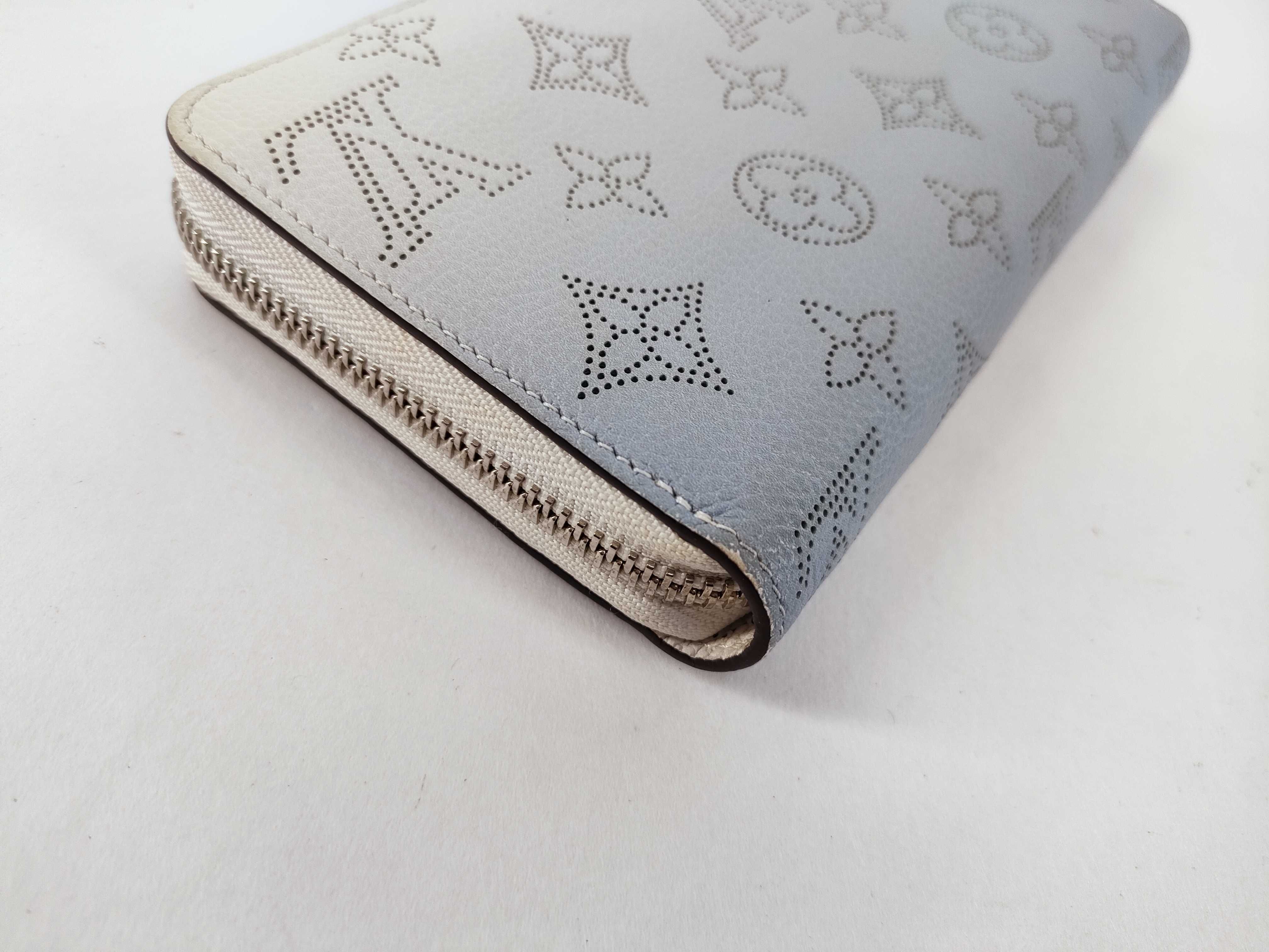 Mahina Zippy Wallet (with box) — view 3