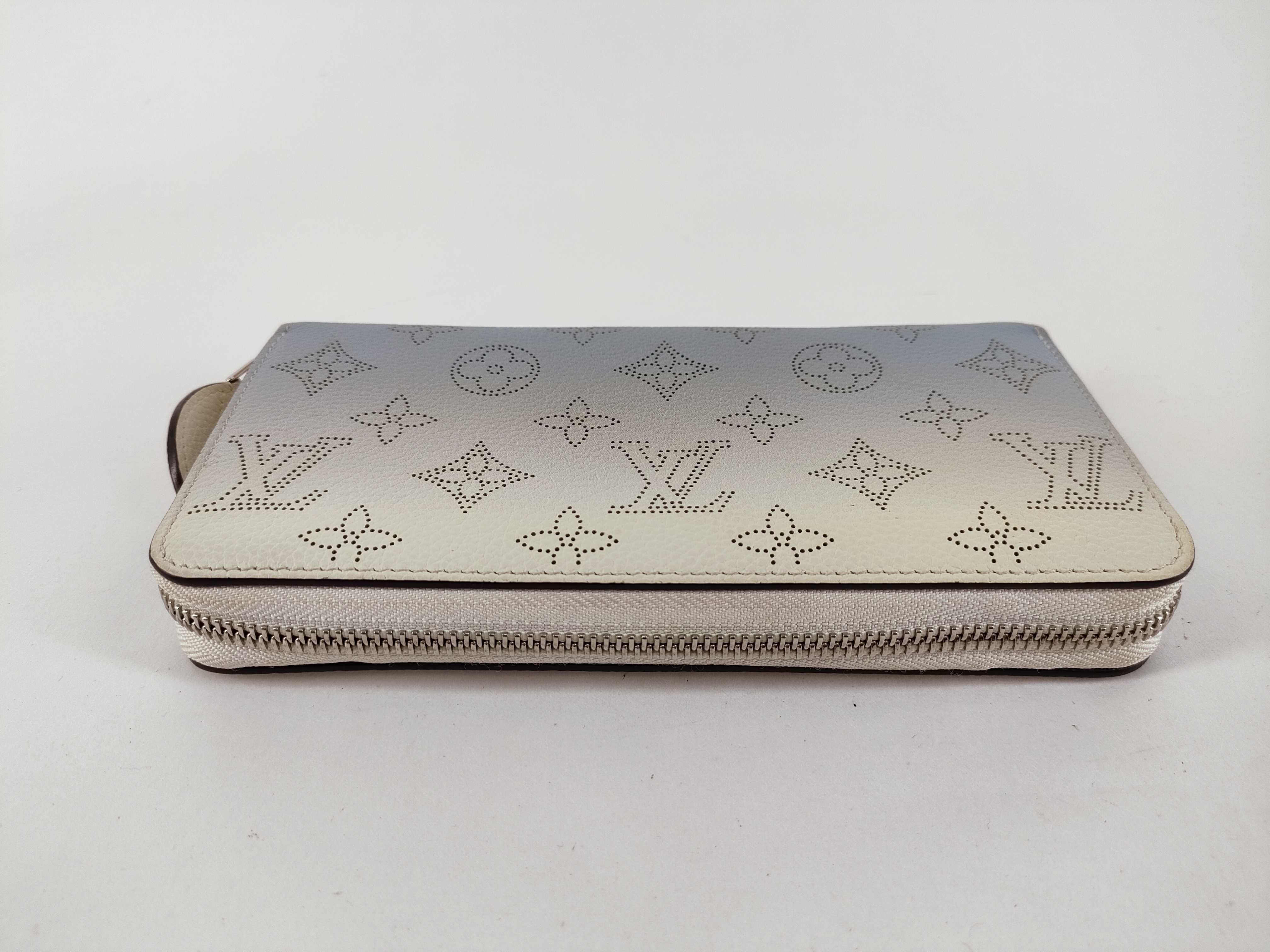 Mahina Zippy Wallet (with box) — view 5