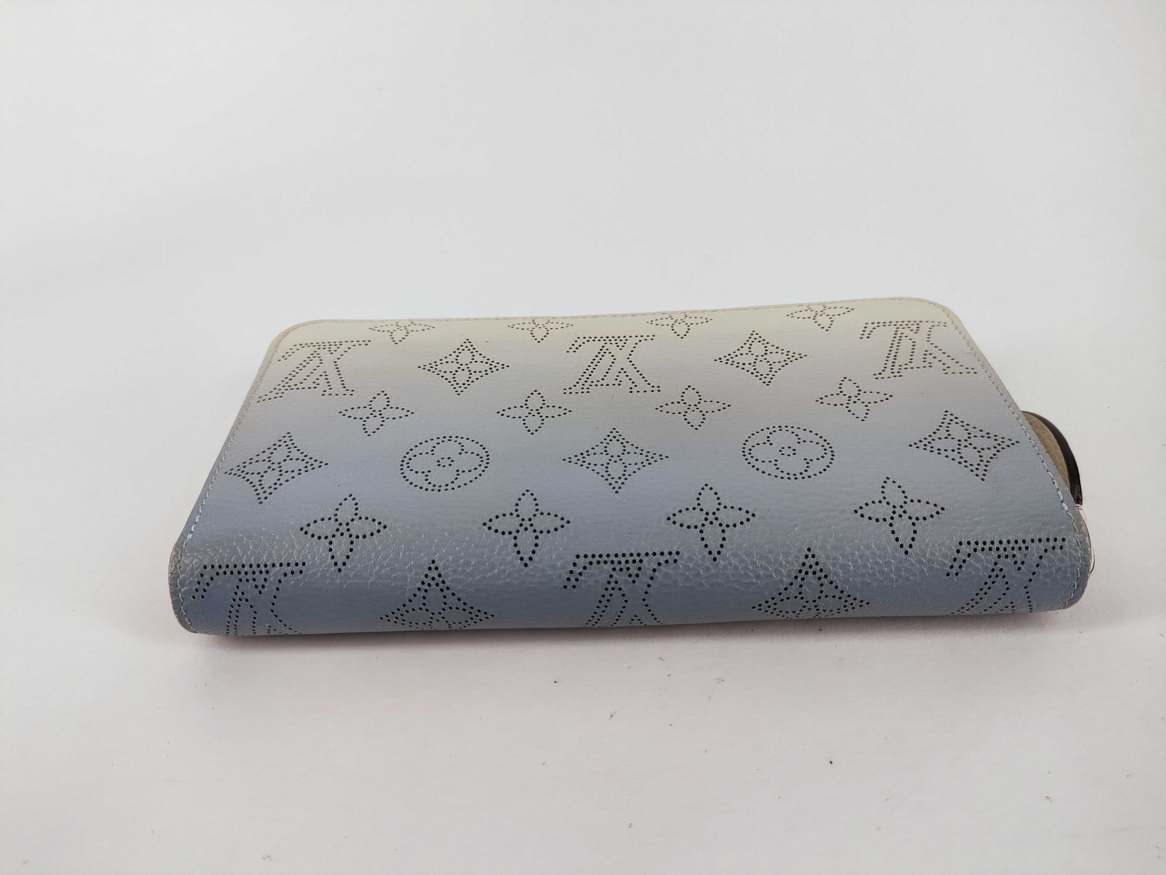 Mahina Zippy Wallet (with box) — view 8