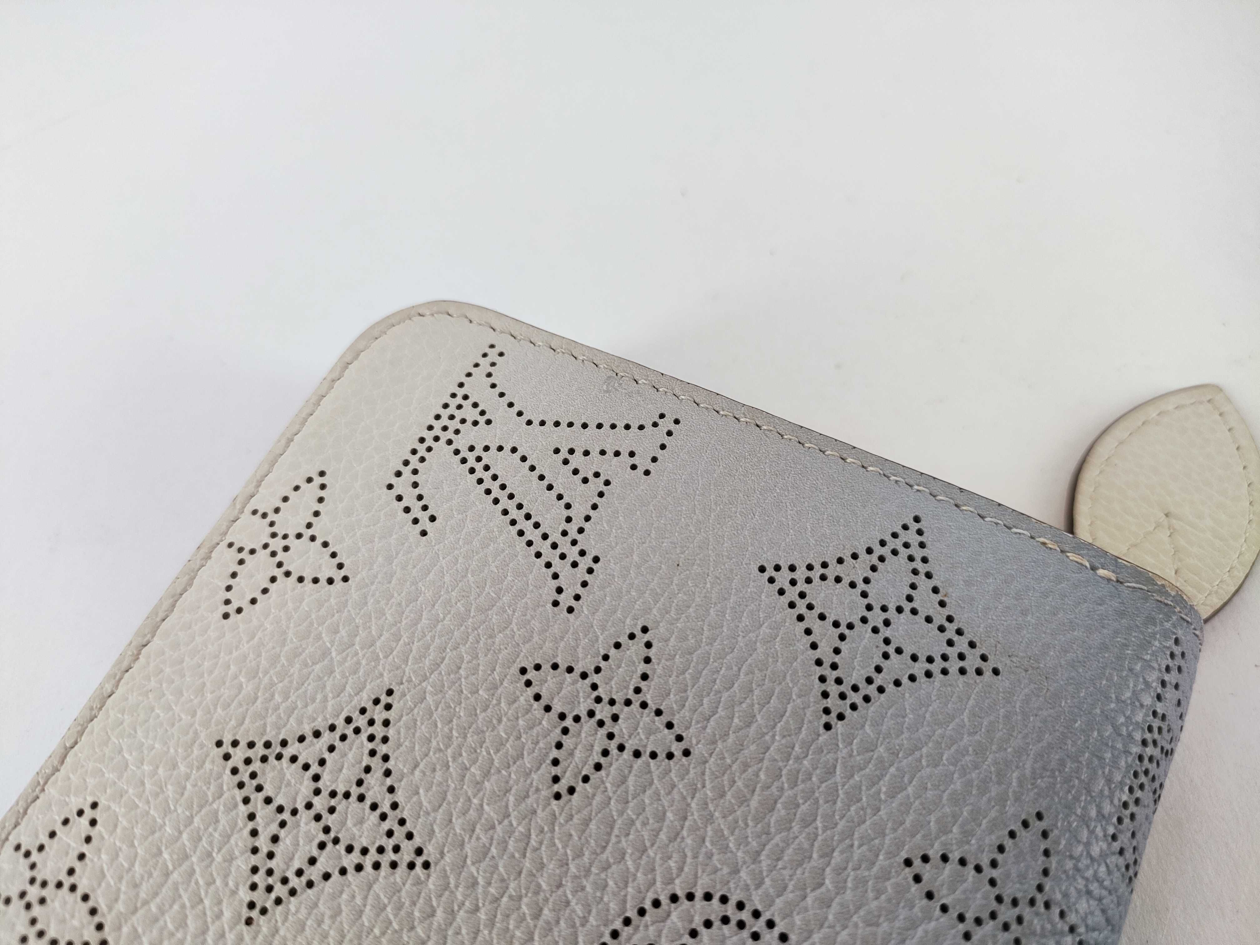 Mahina Zippy Wallet (with box) — view 10