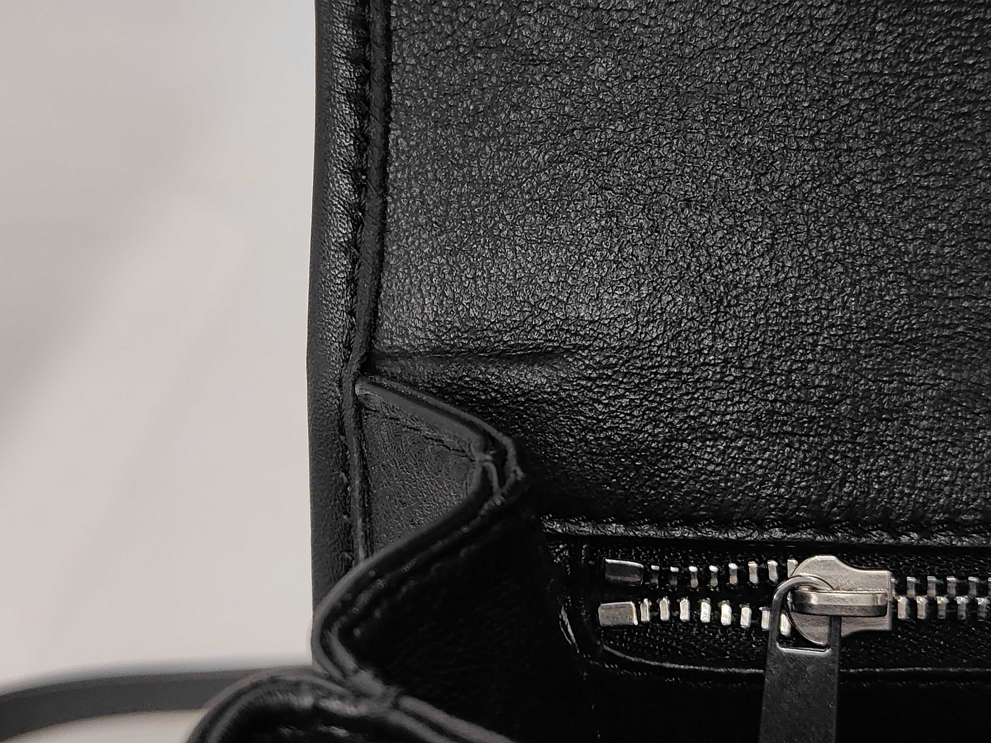 Medium Besace Triomphe Shoulder Bag — view 11