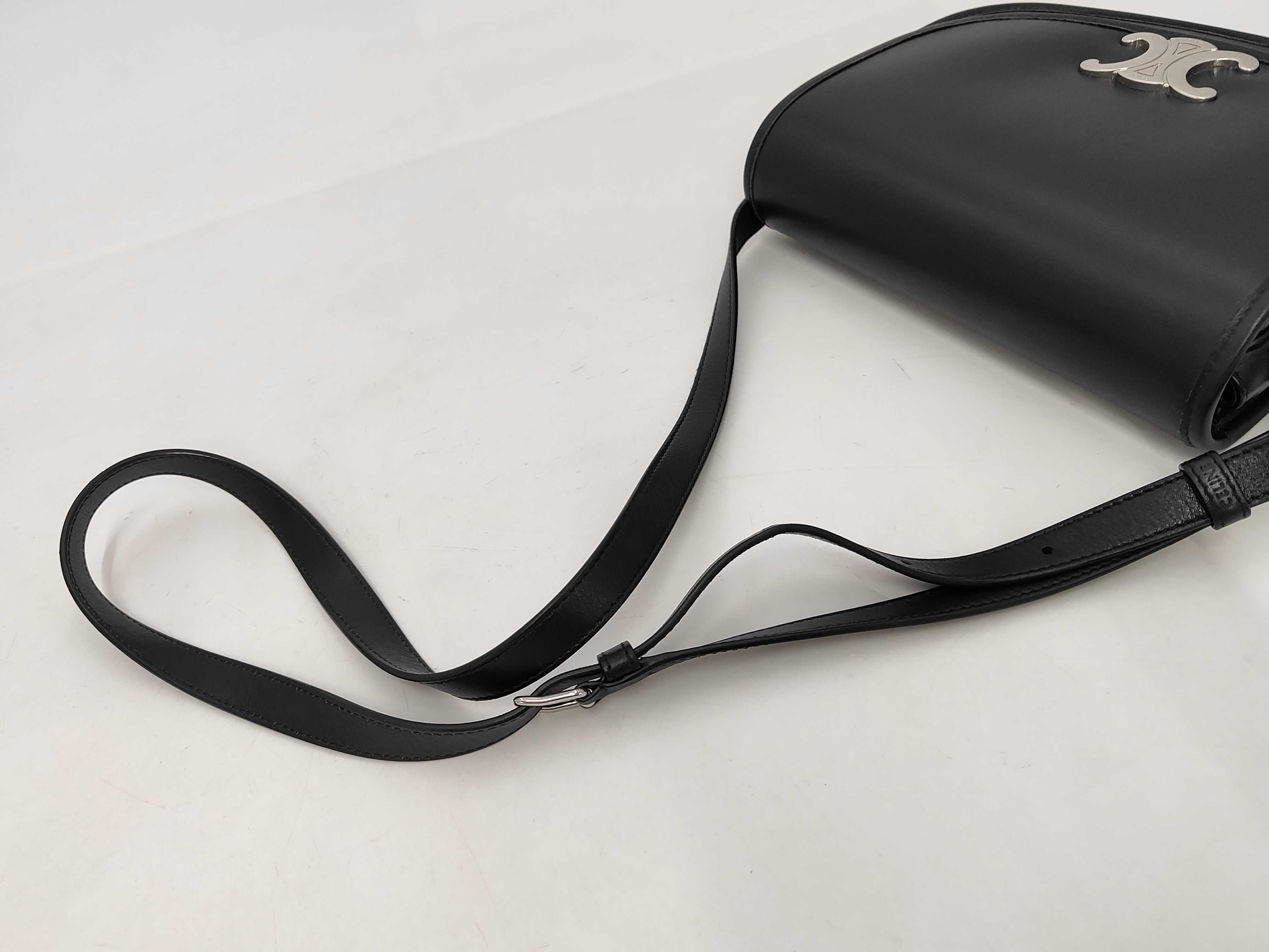 Medium Besace Triomphe Shoulder Bag — view 3