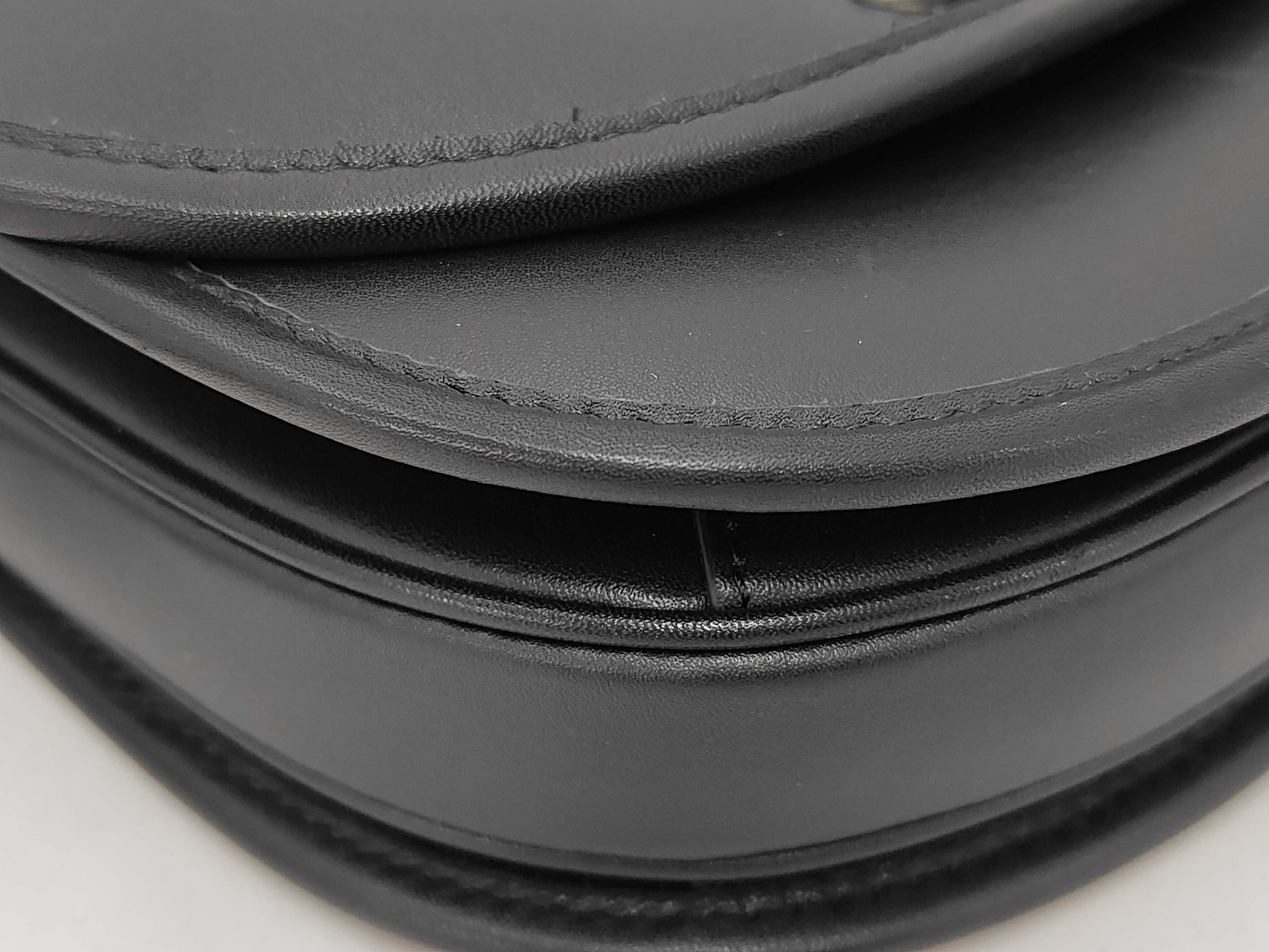 Medium Besace Triomphe Shoulder Bag — view 6