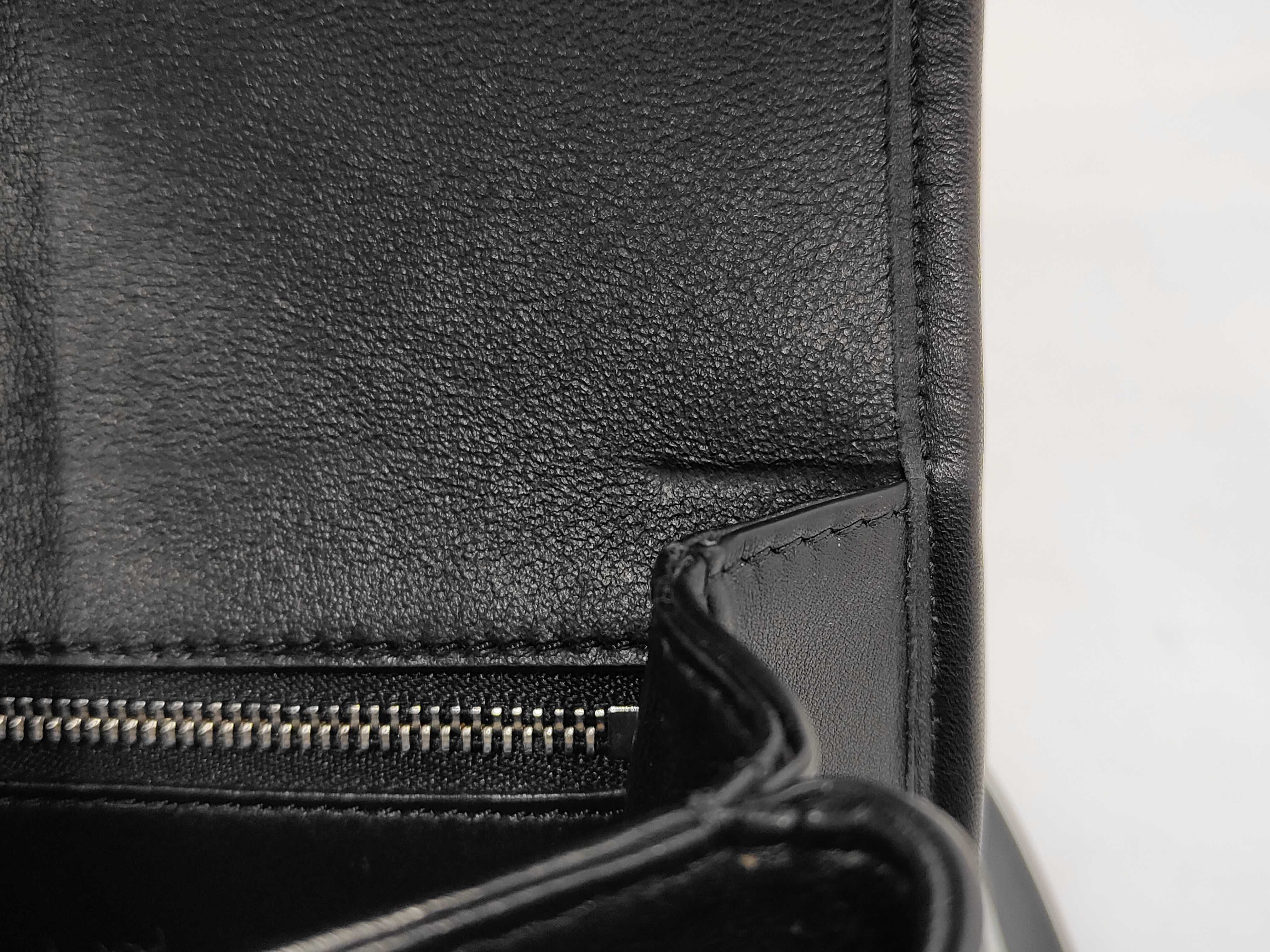 Medium Besace Triomphe Shoulder Bag — view 10