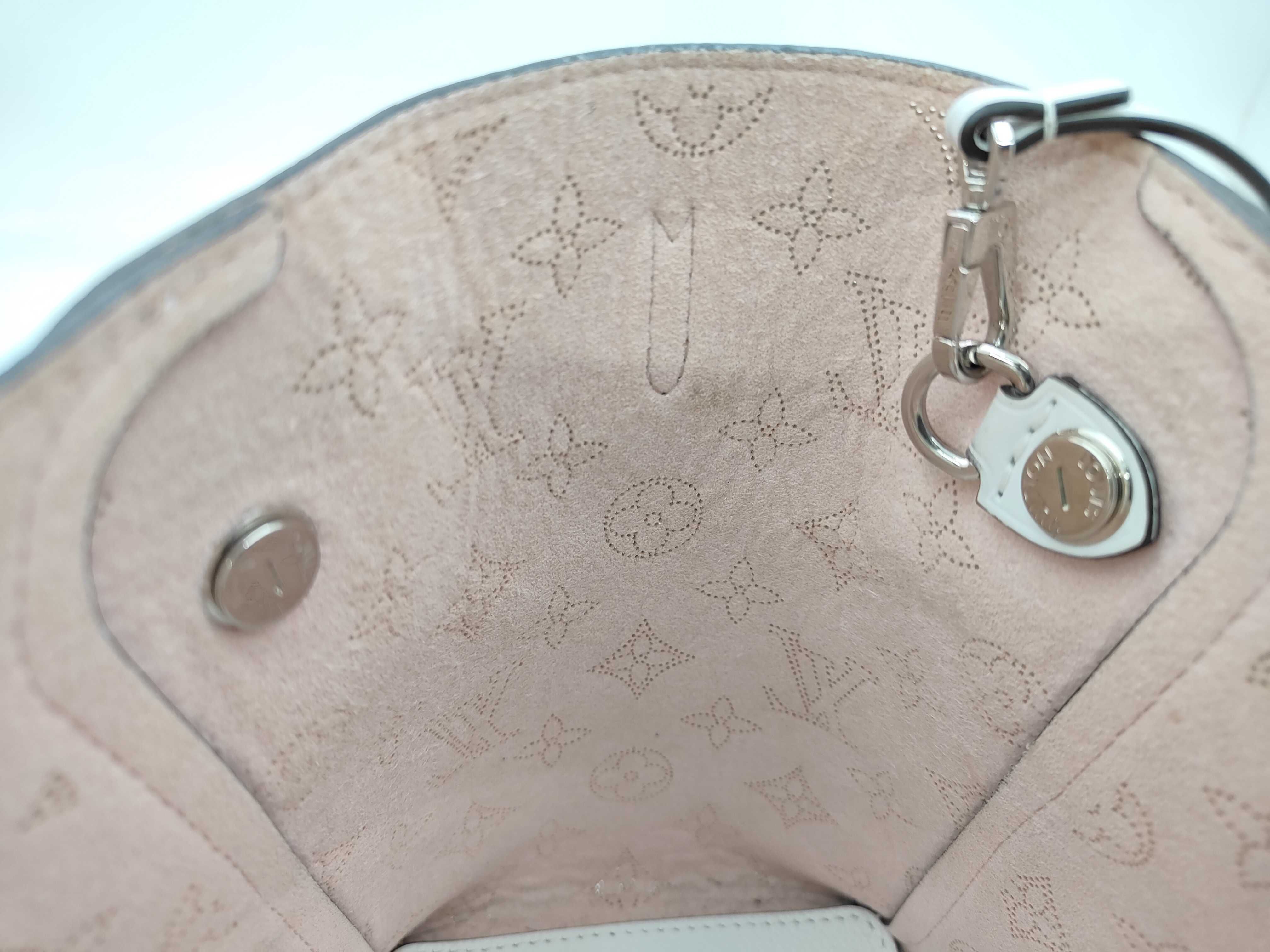 Hina PM Tote Bag — view 10