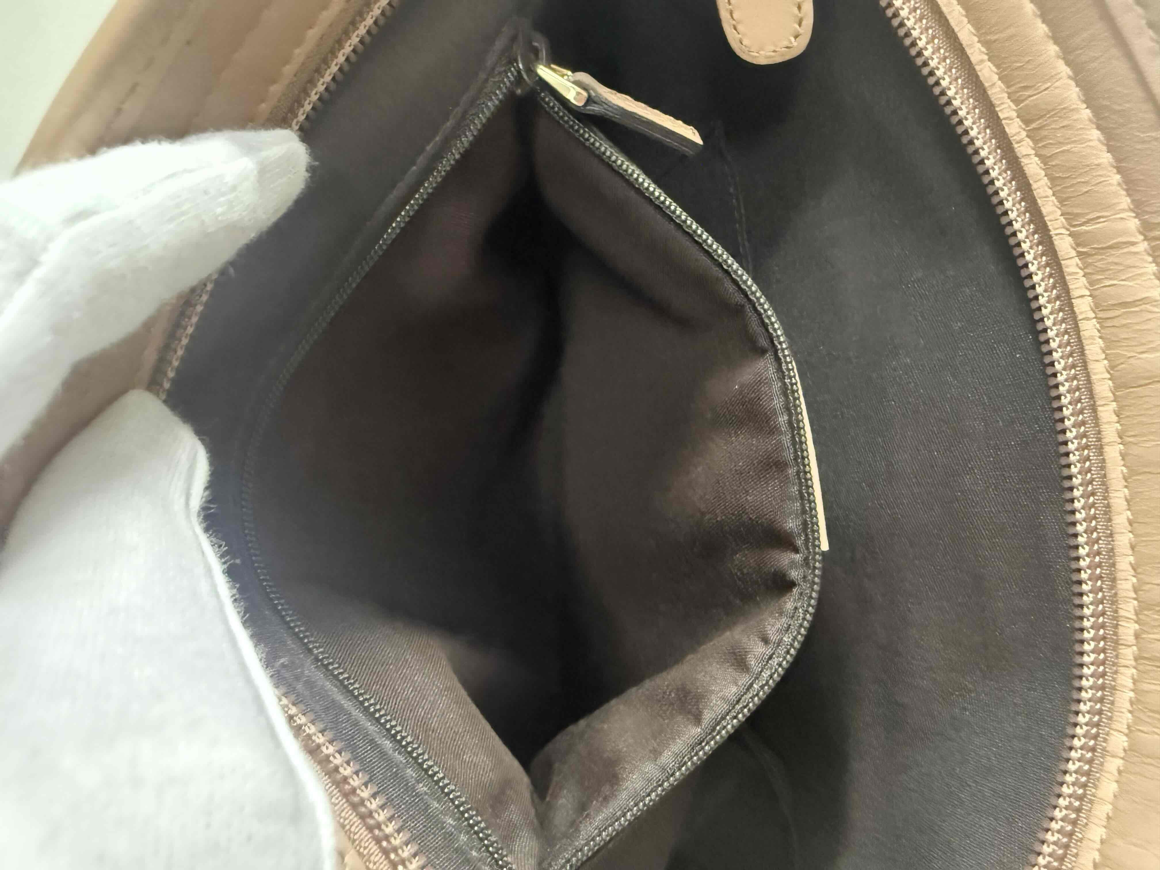 GG Canvas Shoulder Bag — view 7