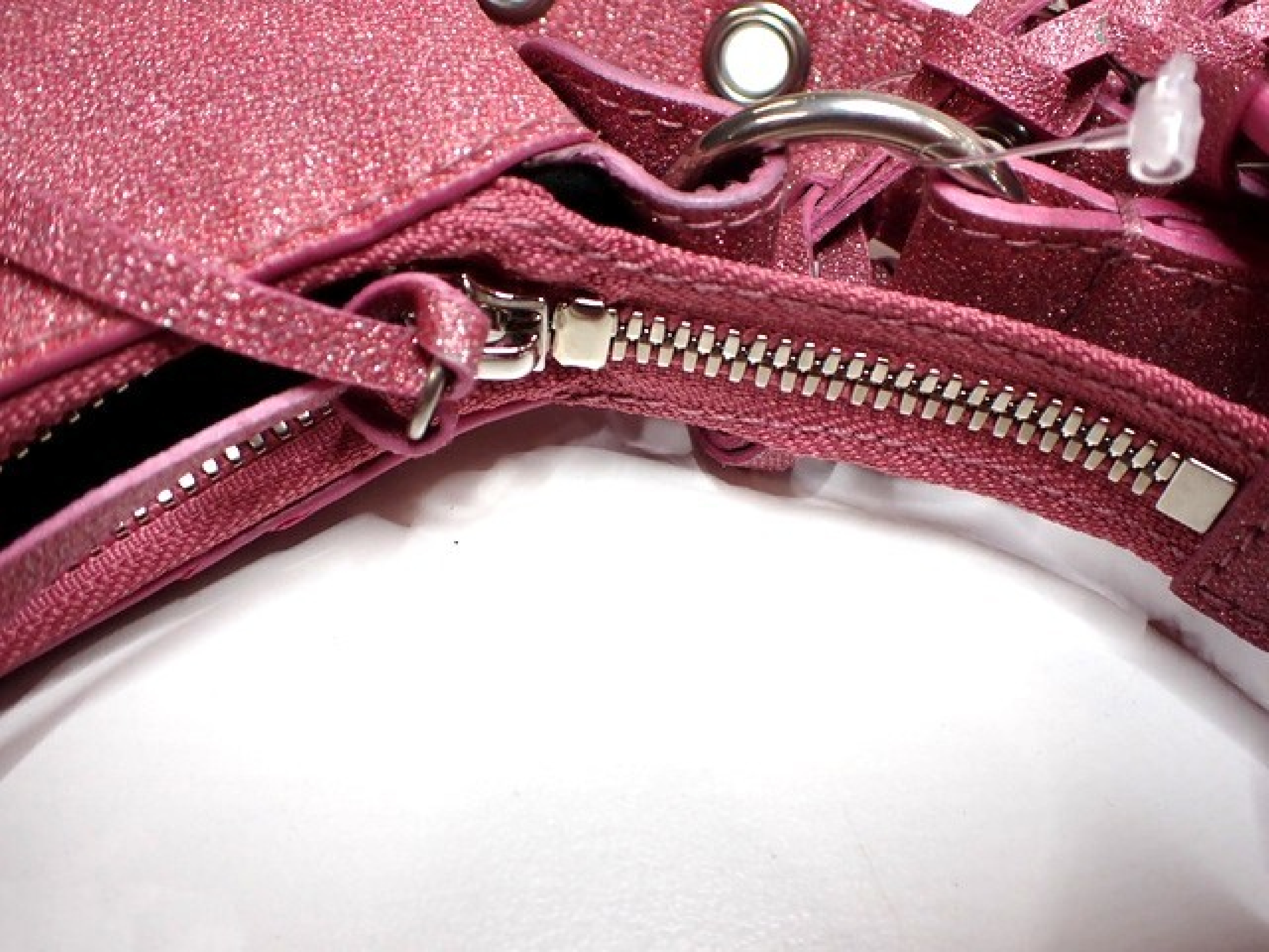 Le Cagole Shoulder Bag — view 8