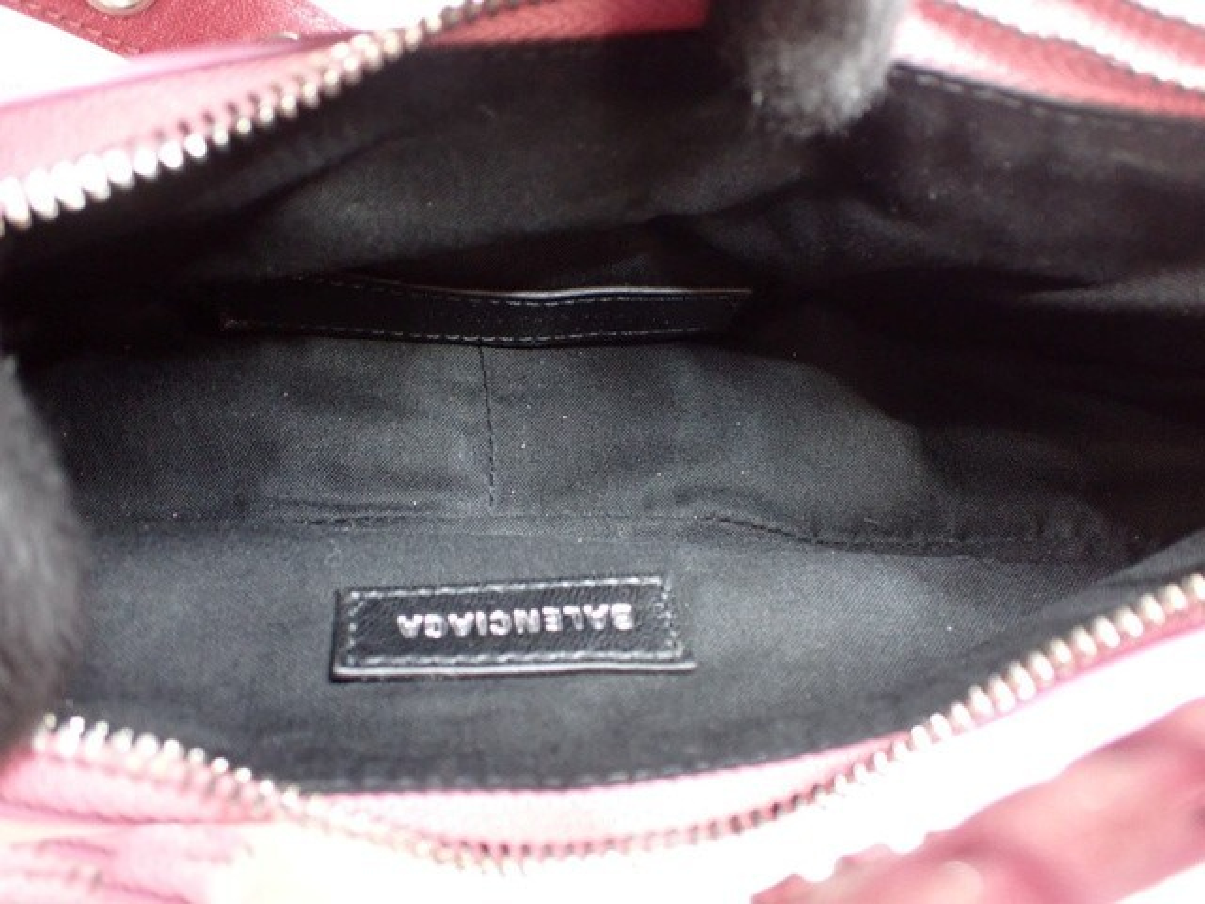Le Cagole Shoulder Bag — view 9