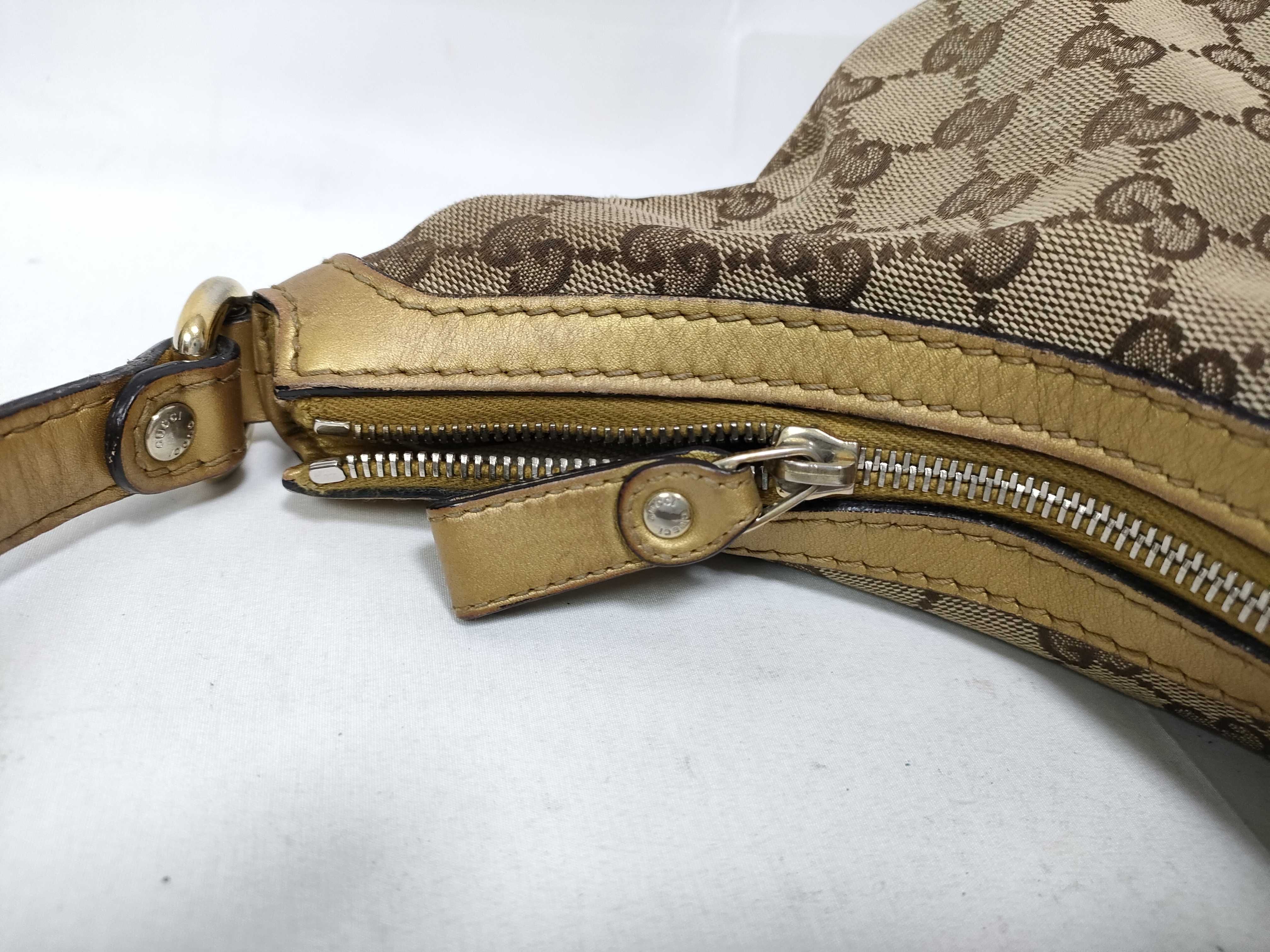 Gold GG Canvas Vintage Heart-Shaped Wrist Bag Shoulder Bag — view 13