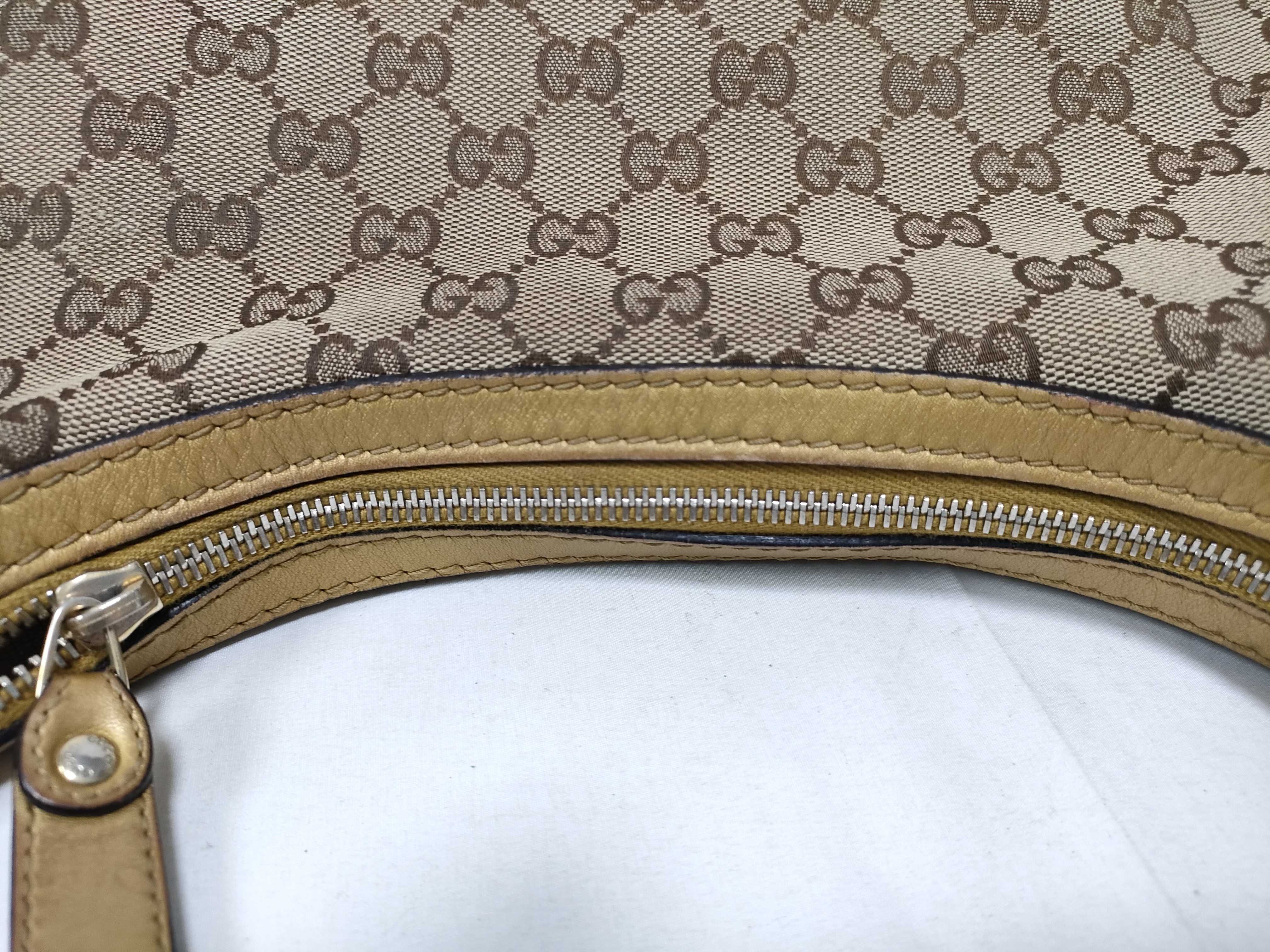 Gold GG Canvas Vintage Heart-Shaped Wrist Bag Shoulder Bag — view 14