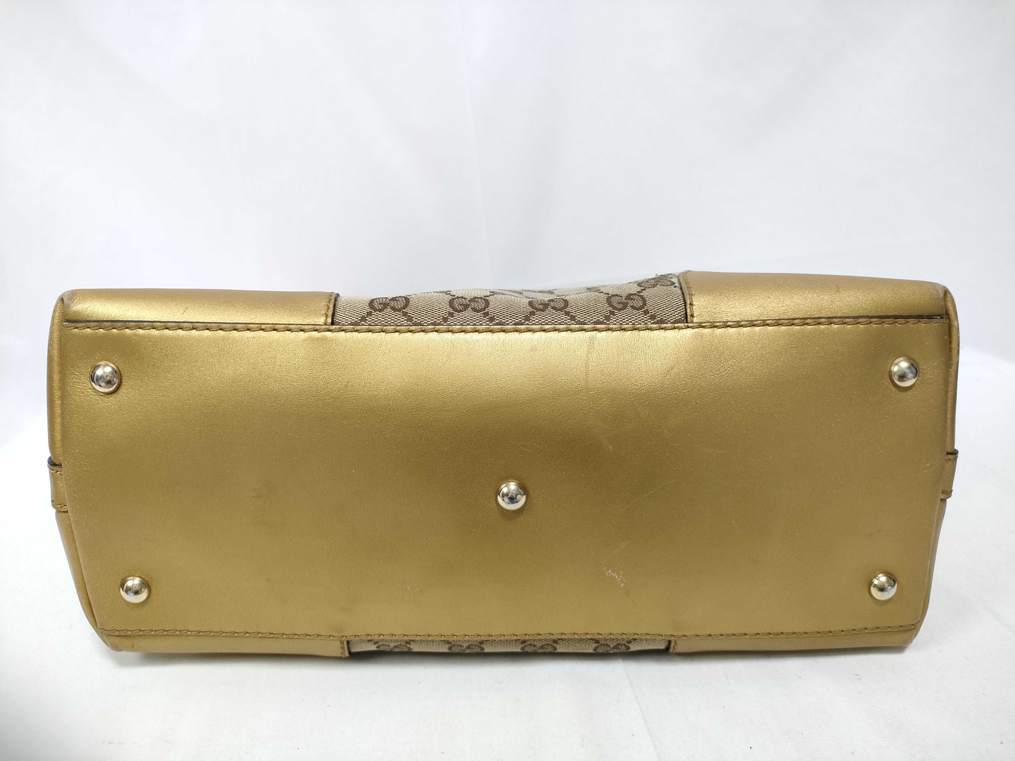 Gold GG Canvas Vintage Heart-Shaped Wrist Bag Shoulder Bag — view 3