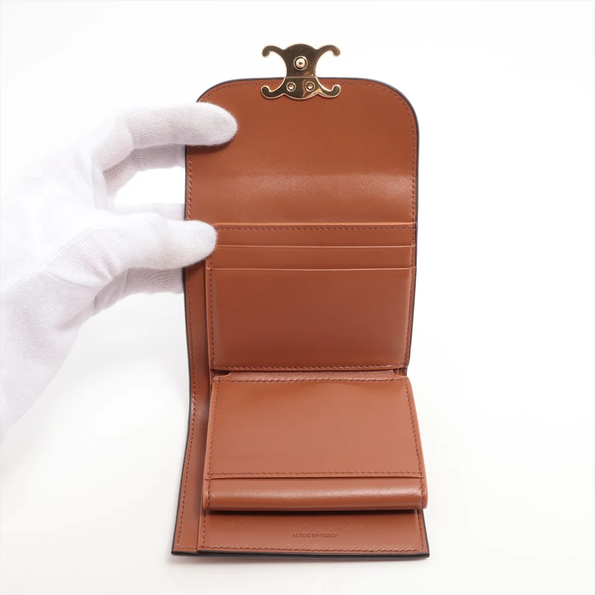 Triomphe Small Flap Wallet Leather Compact Wallet Brown — view 4