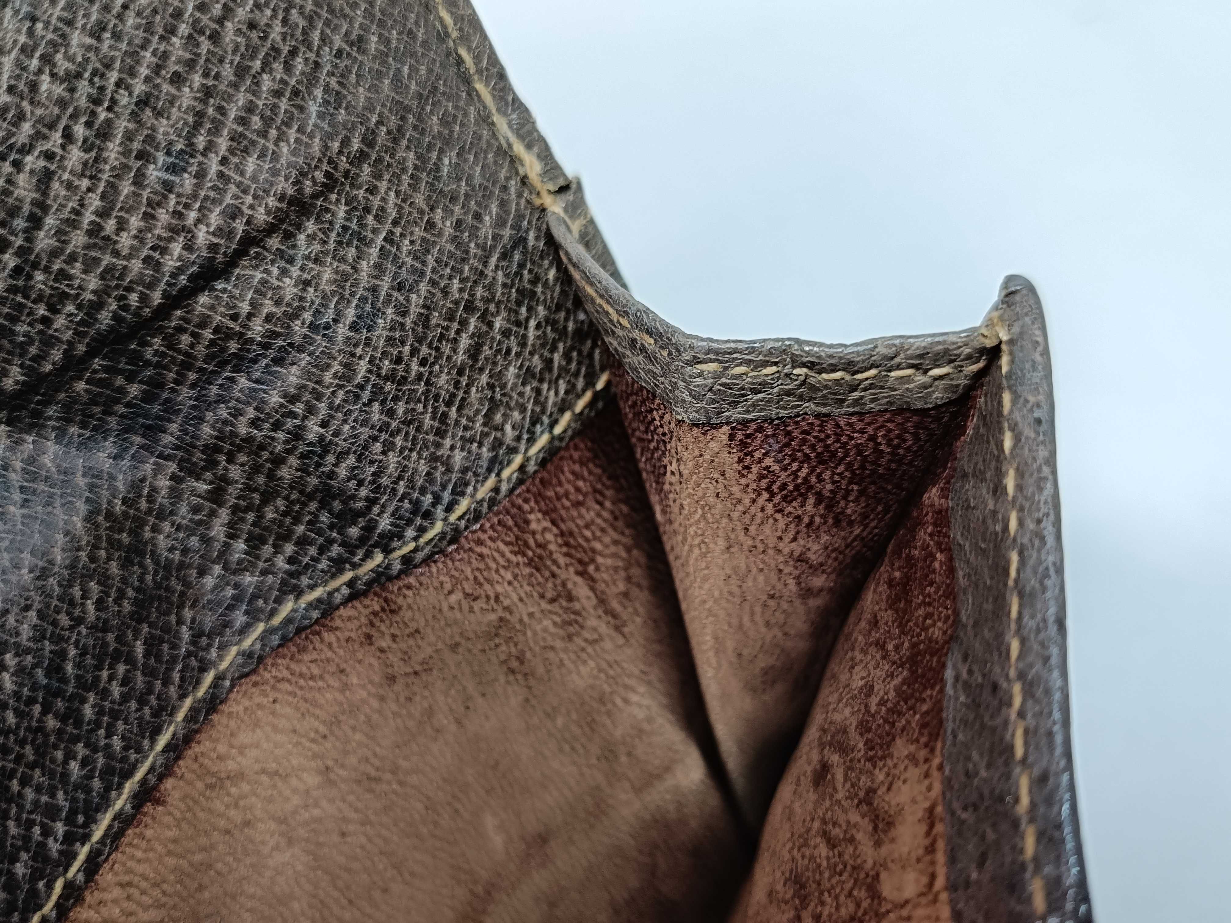 Old Folding Wallet GG Sherry Leather Wallet — view 8