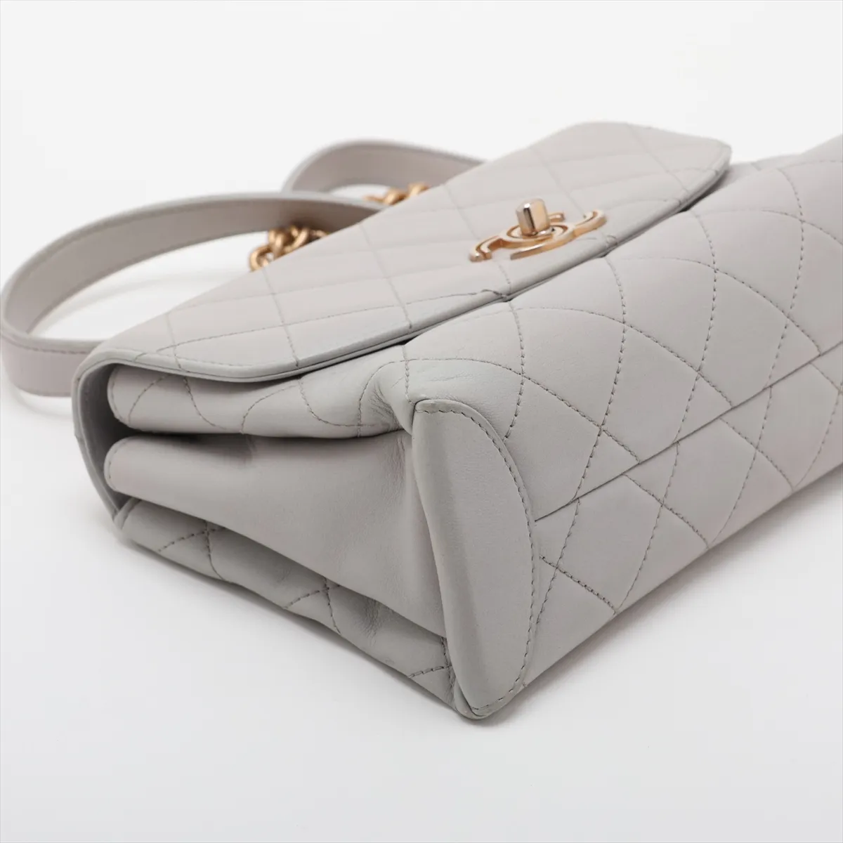 Matelassé Lambskin 2-Way Handbag, Gray with Gold Hardware, Item Number 28780498 (Serial Number in the 28s range) — view 4