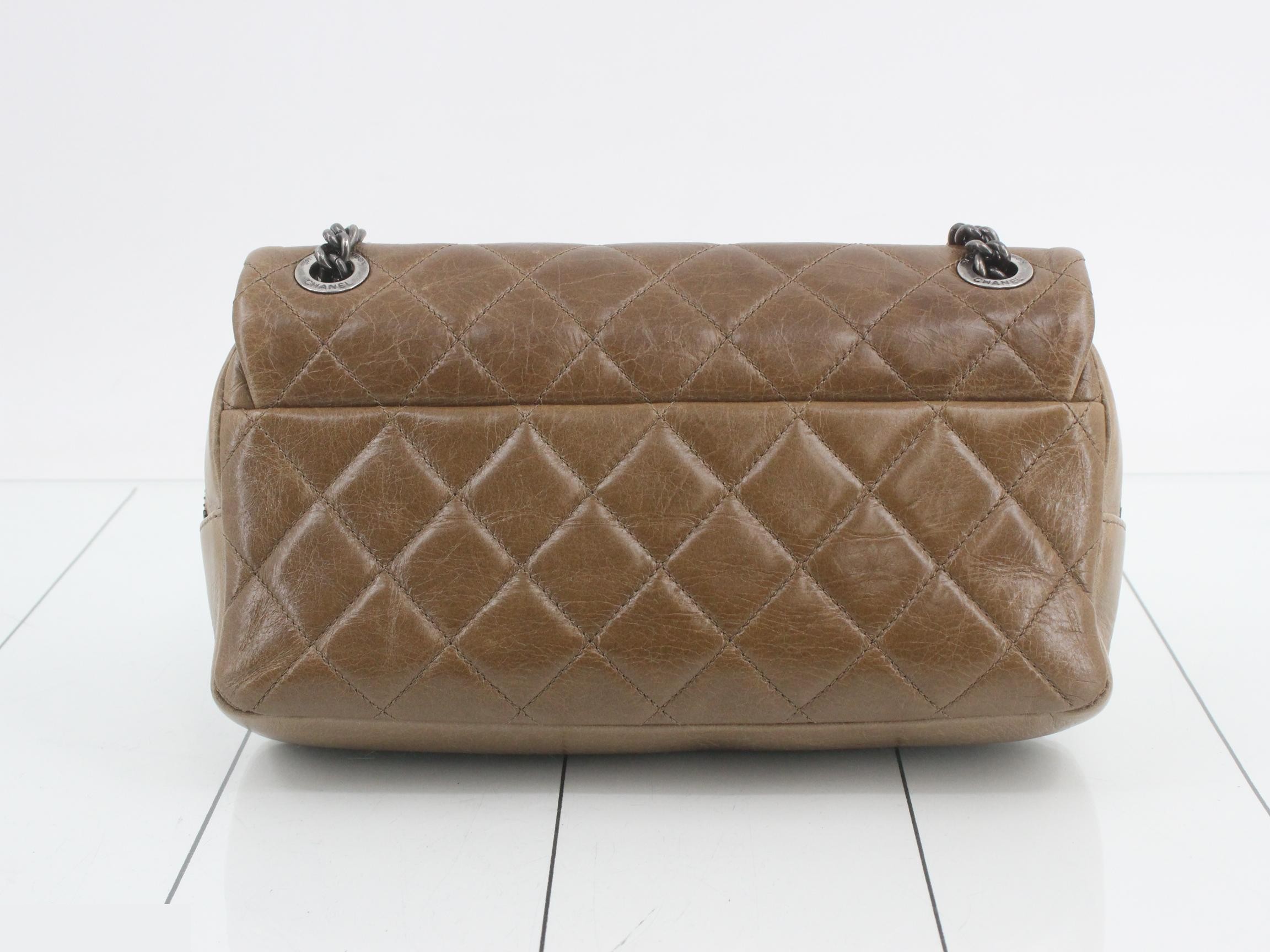 Matelassé (bag) - Shoulder bag — view 2