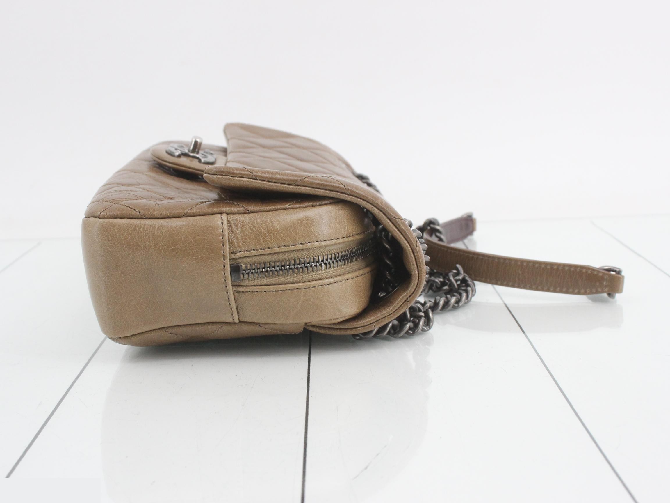 Matelassé (bag) - Shoulder bag — view 3