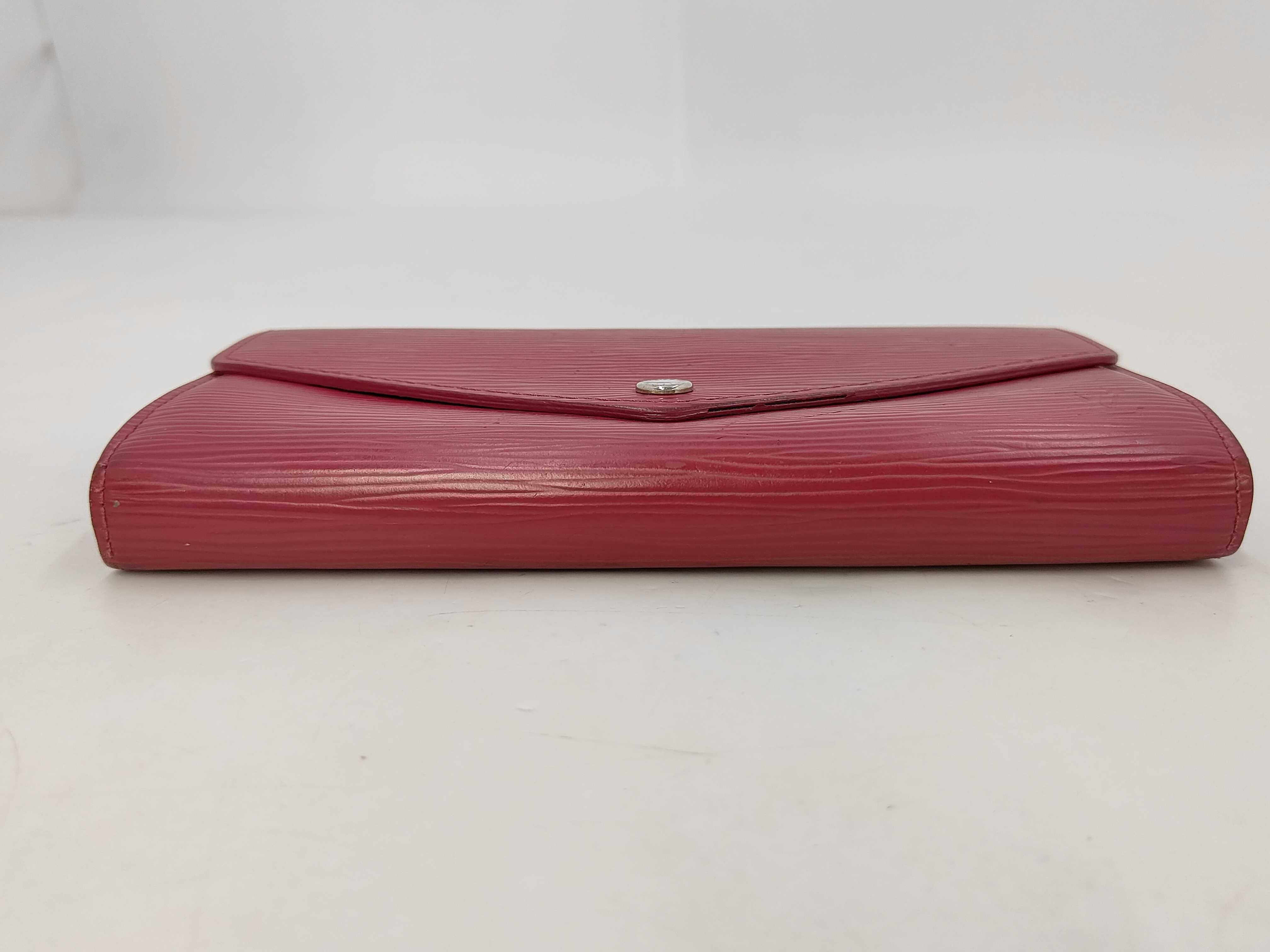 LV wallet — view 4