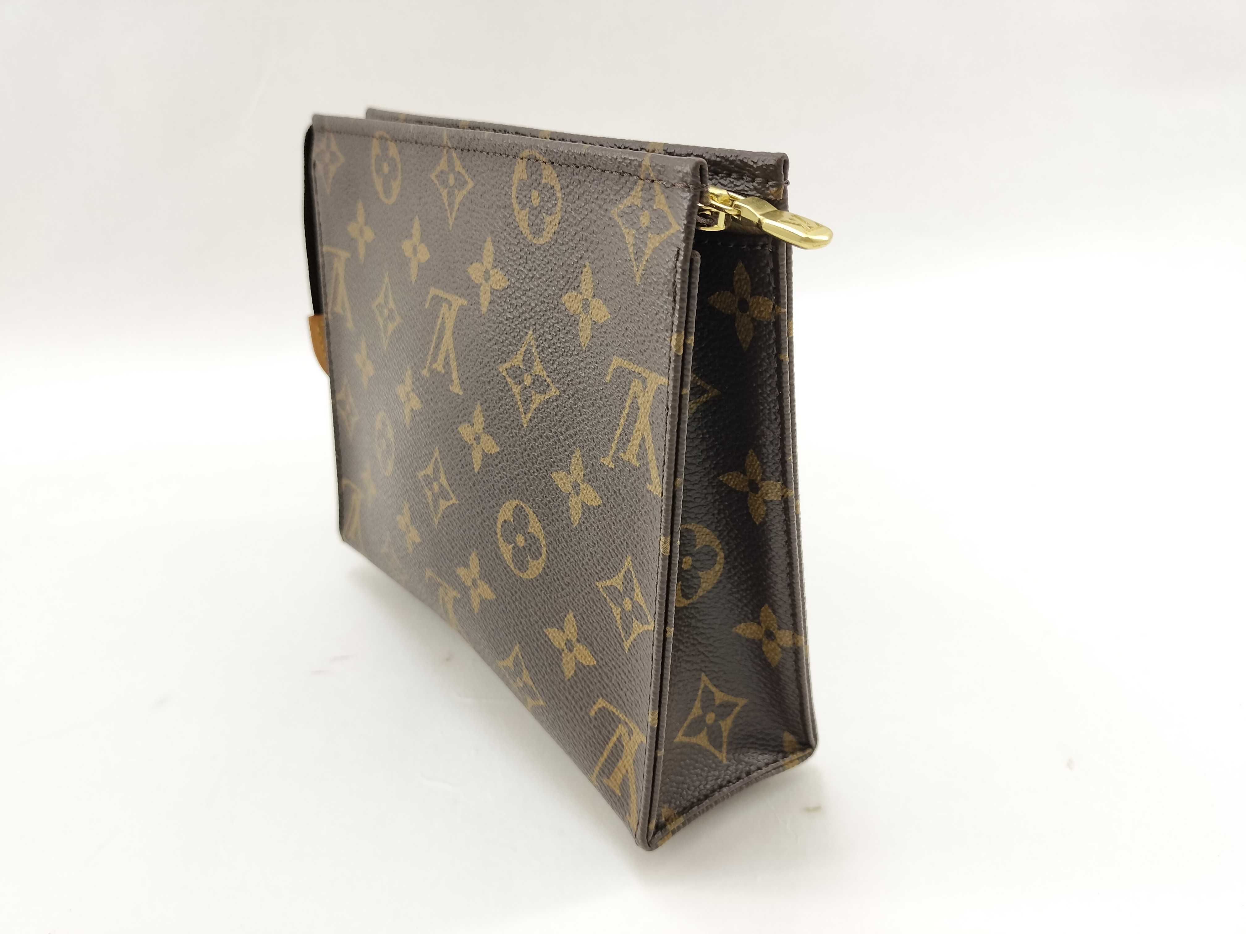 Monogram Louis Vuitton M47546 Pochette Wallet 15 Pouch Case Makeup Accessory Monogram PVC Leather Pouch — view 3