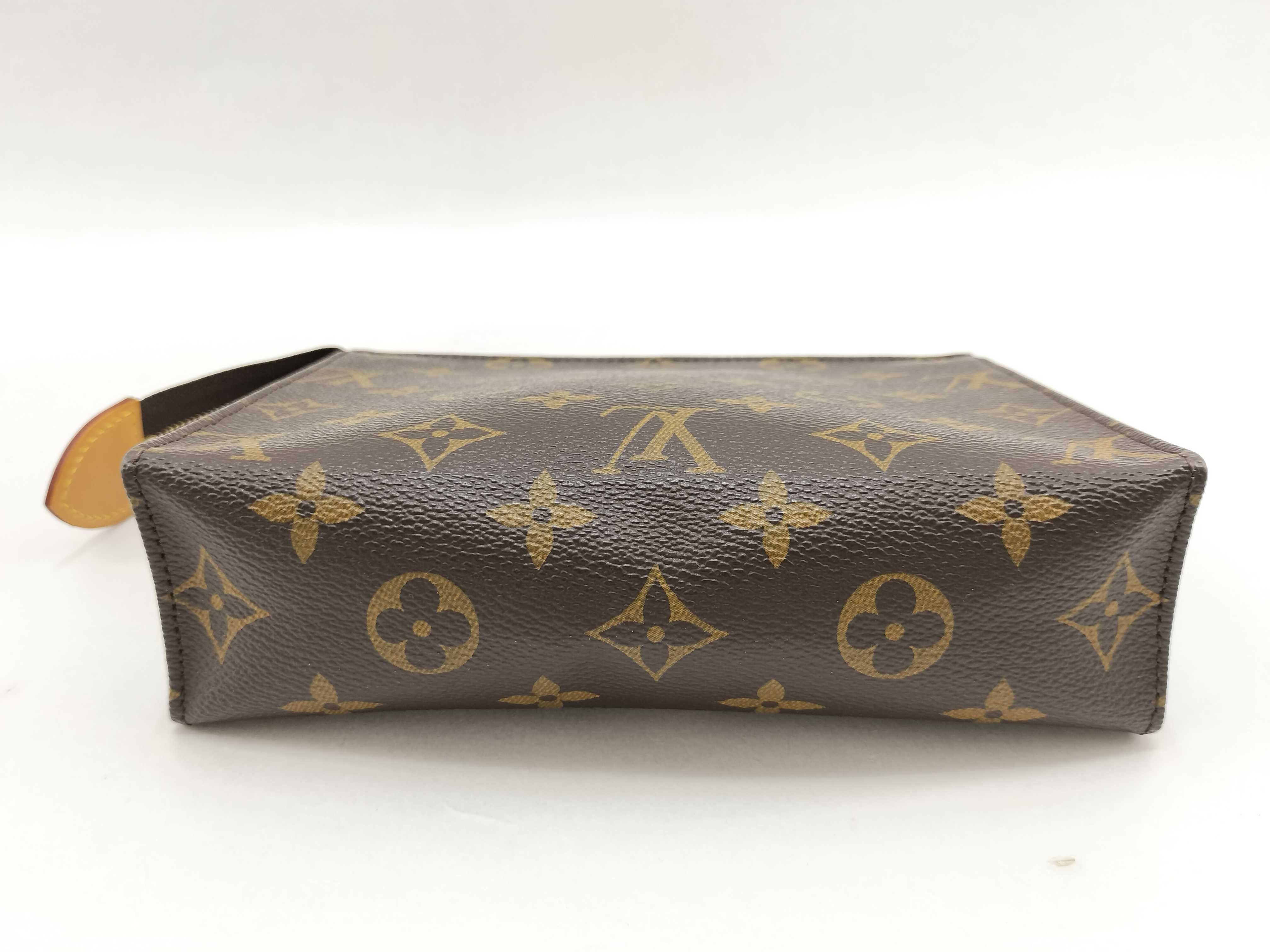 Monogram Louis Vuitton M47546 Pochette Wallet 15 Pouch Case Makeup Accessory Monogram PVC Leather Pouch — view 6