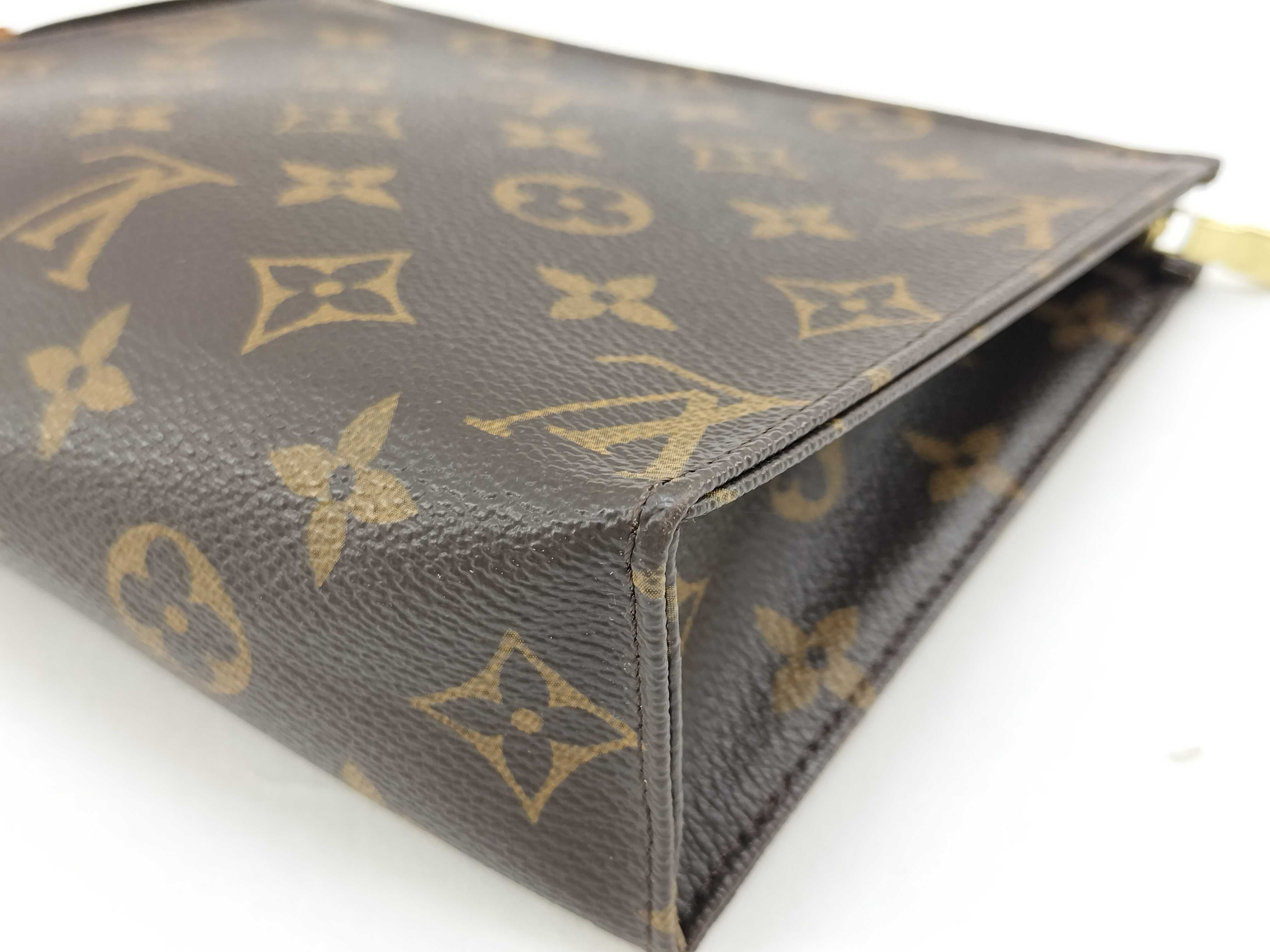 Monogram Louis Vuitton M47546 Pochette Wallet 15 Pouch Case Makeup Accessory Monogram PVC Leather Pouch — view 7