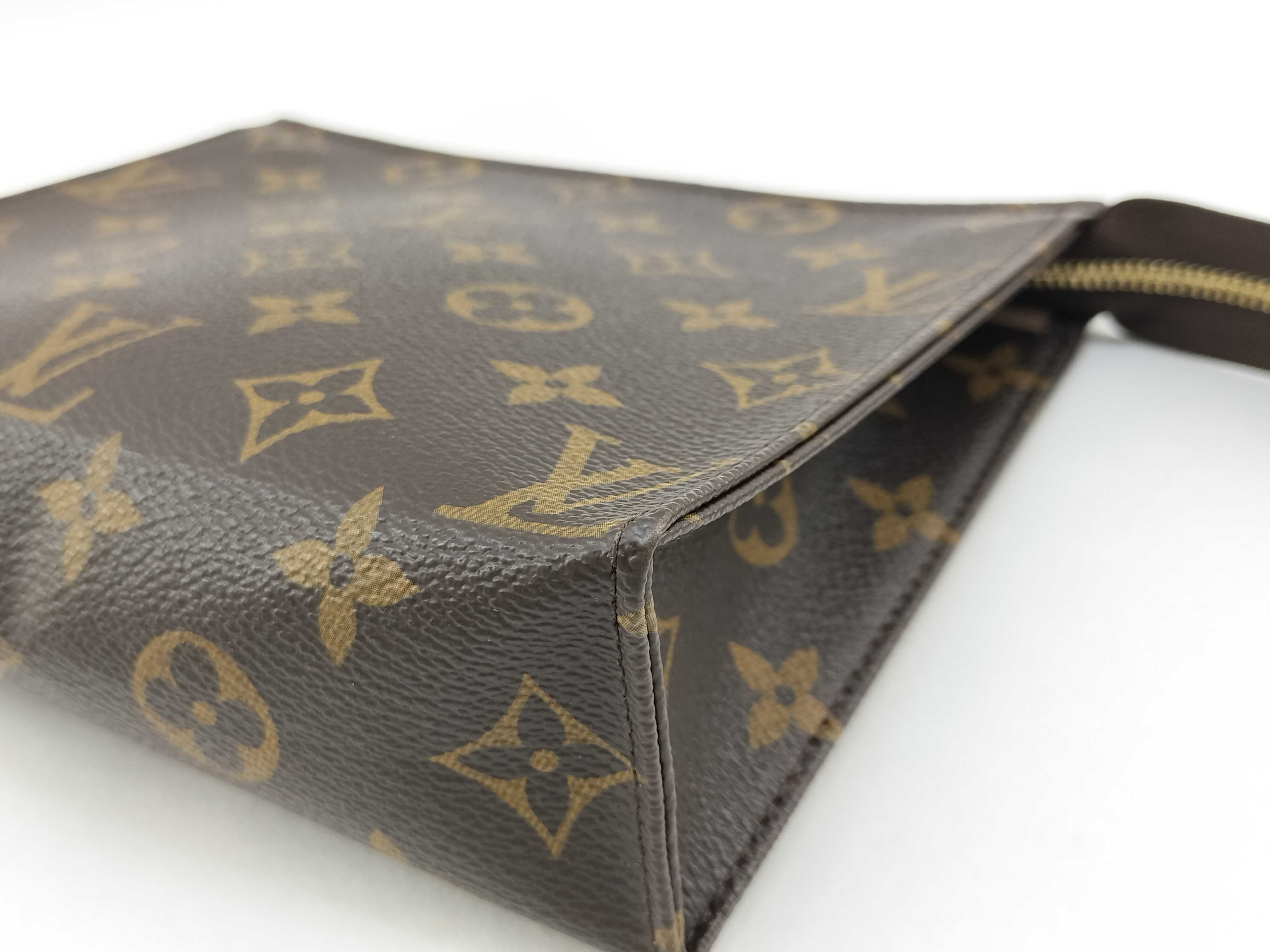 Monogram Louis Vuitton M47546 Pochette Wallet 15 Pouch Case Makeup Accessory Monogram PVC Leather Pouch — view 8