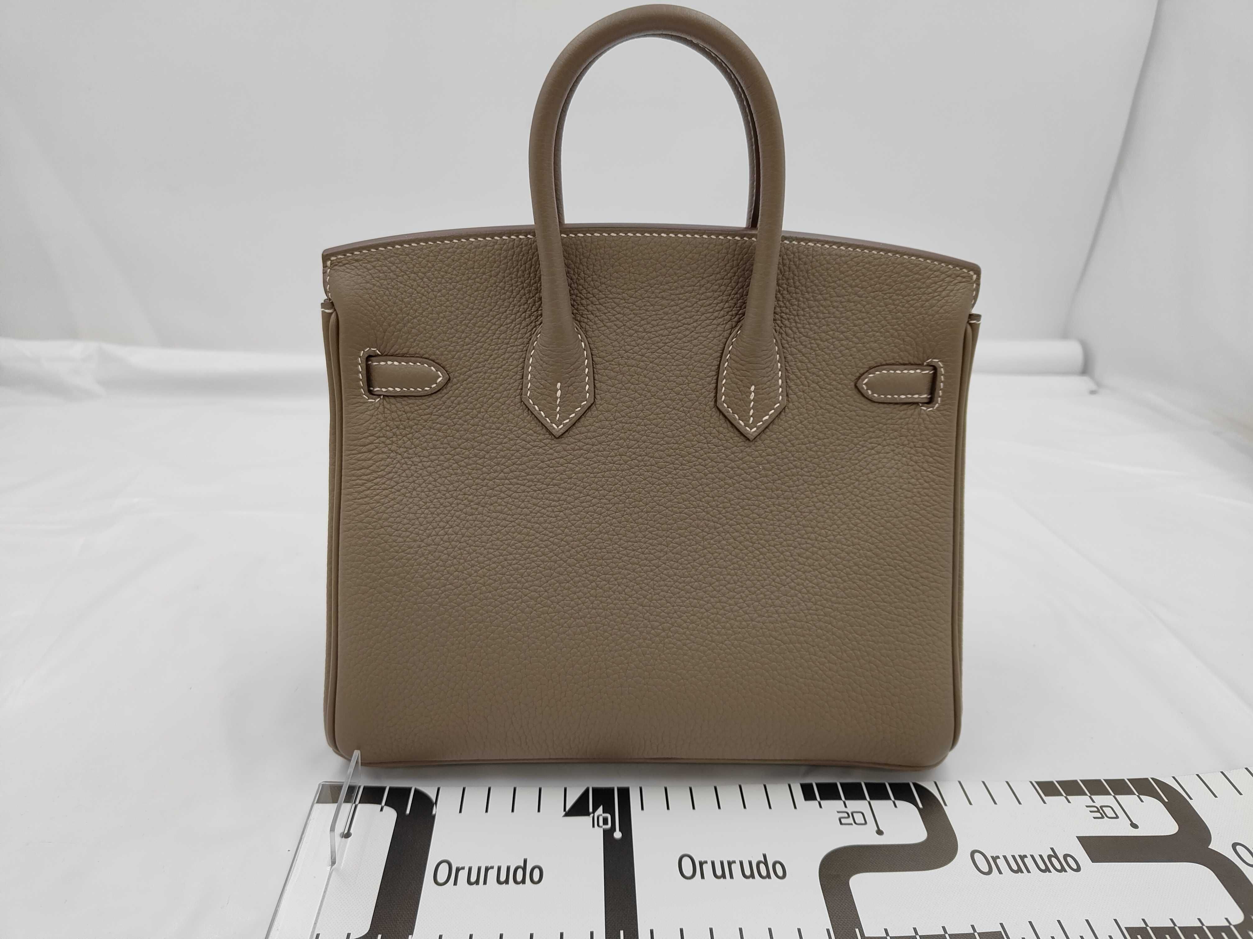 Birkin 25 Etoupe Gold Hardware Togo Leather Handbag (K Stamp) — view 2