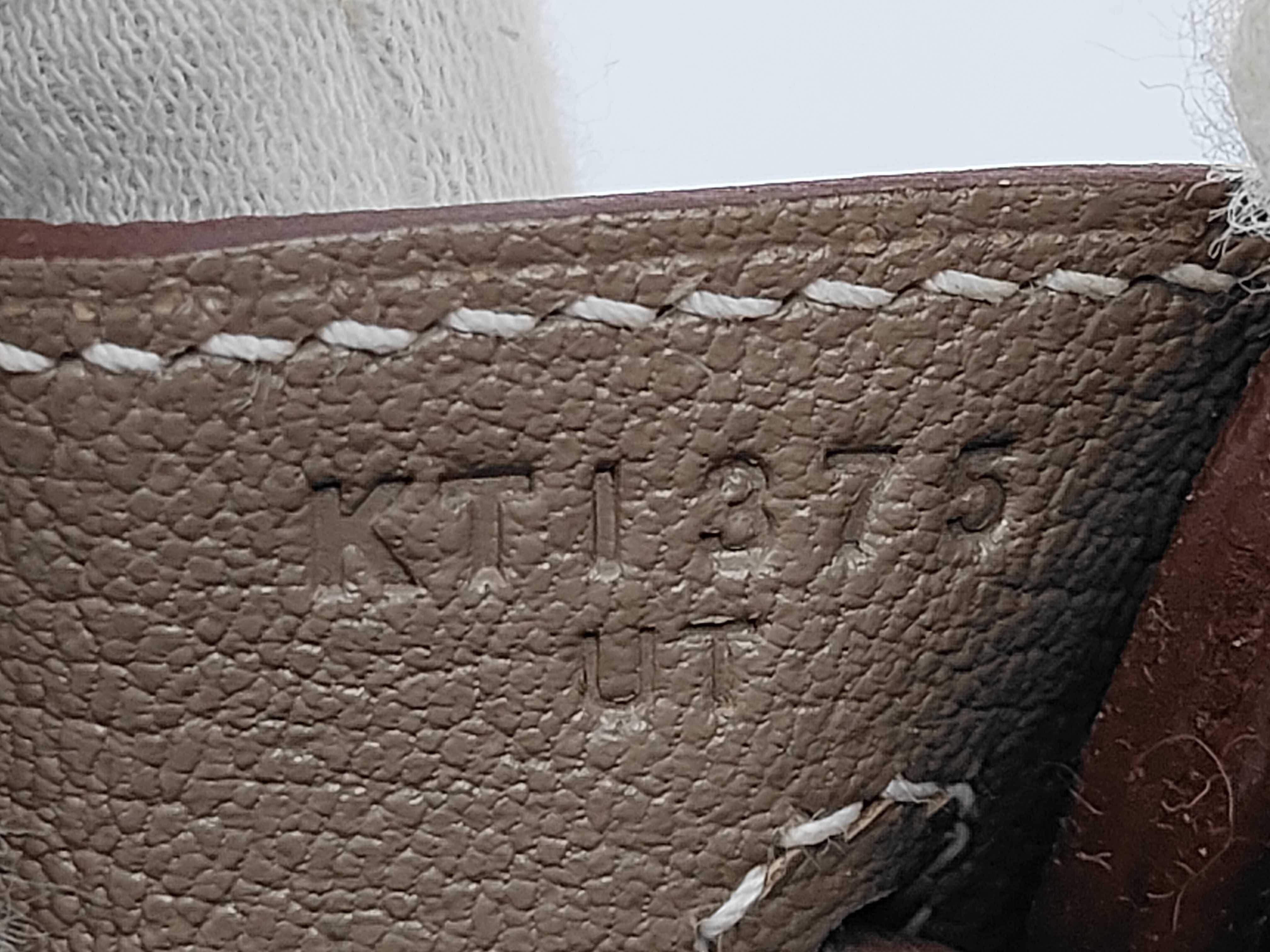 Birkin 25 Etoupe Gold Hardware Togo Leather Handbag (K Stamp) — view 10