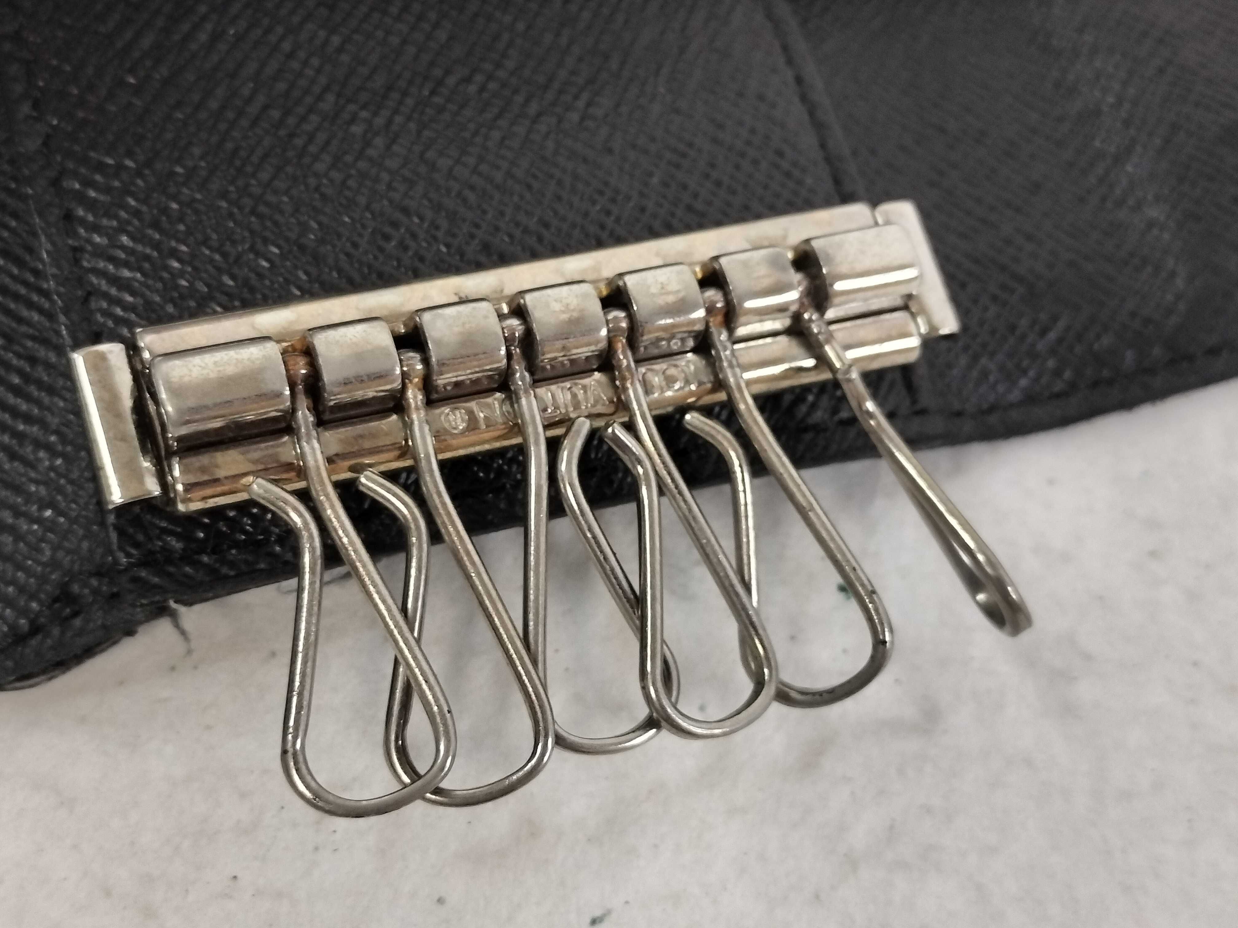Damier N62630 Multicles 6 Key Case/Key Holder (Initials removed) — view 11