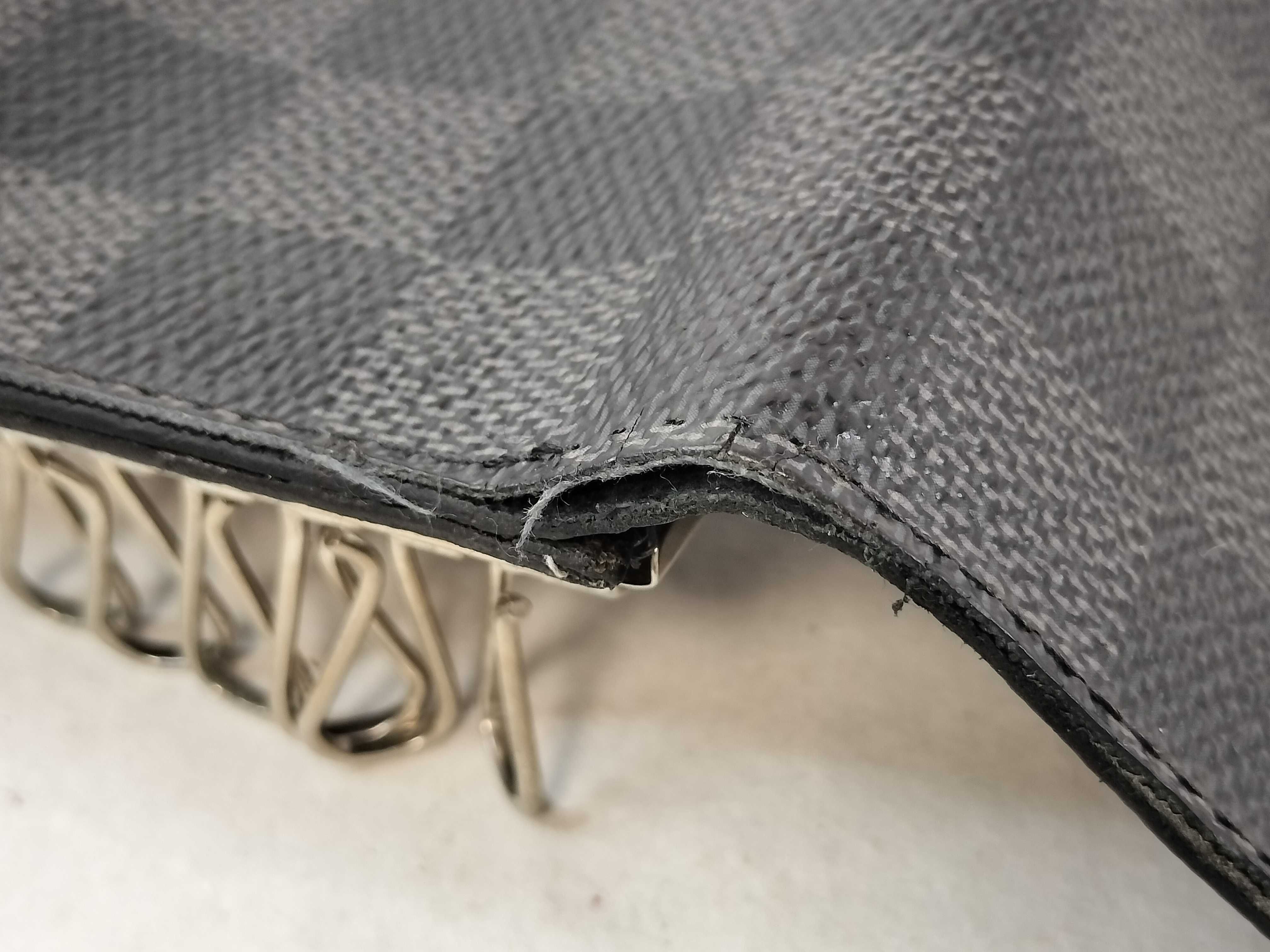 Damier N62630 Multicles 6 Key Case/Key Holder (Initials removed) — view 13