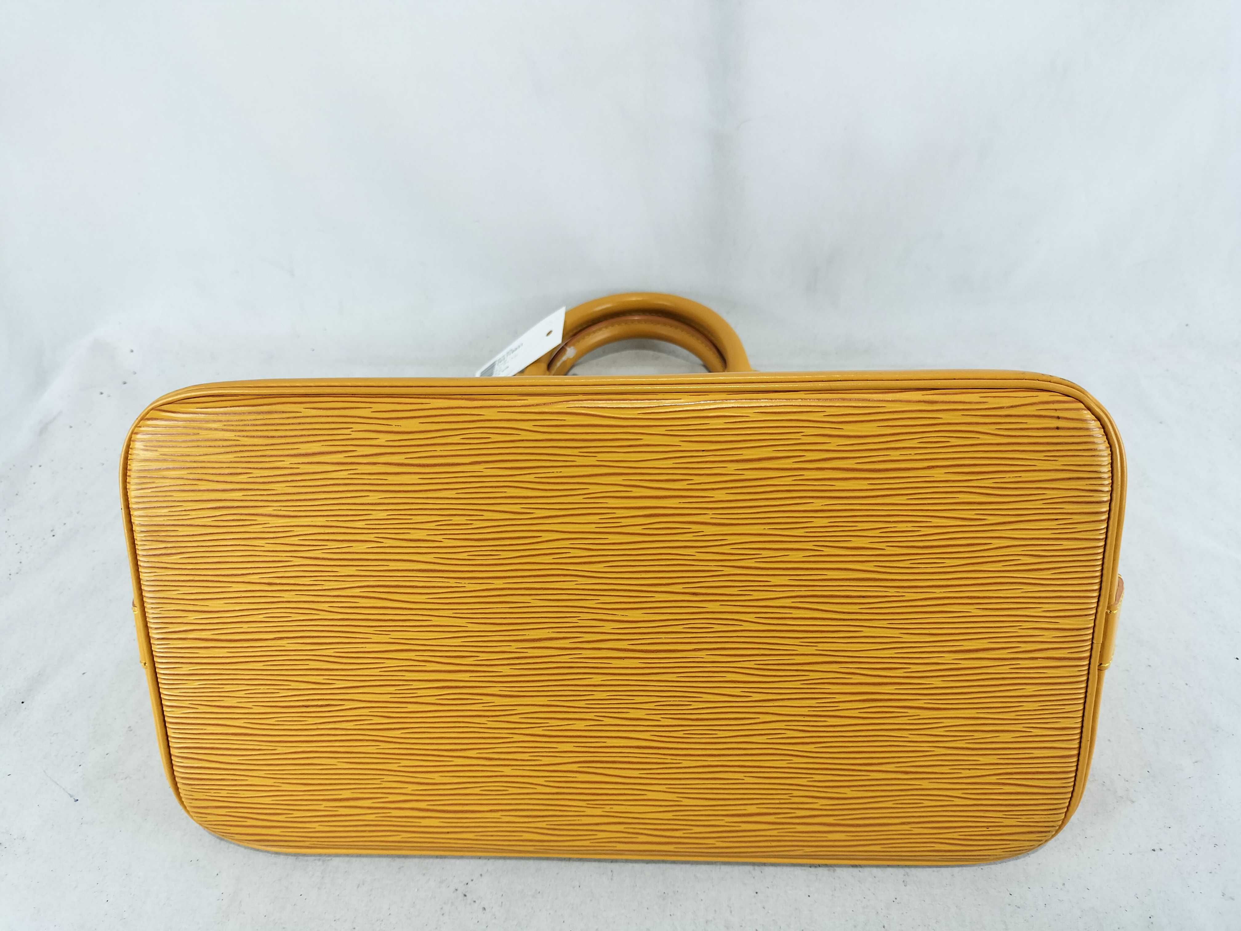 Epi Alma PM Handbag — view 7