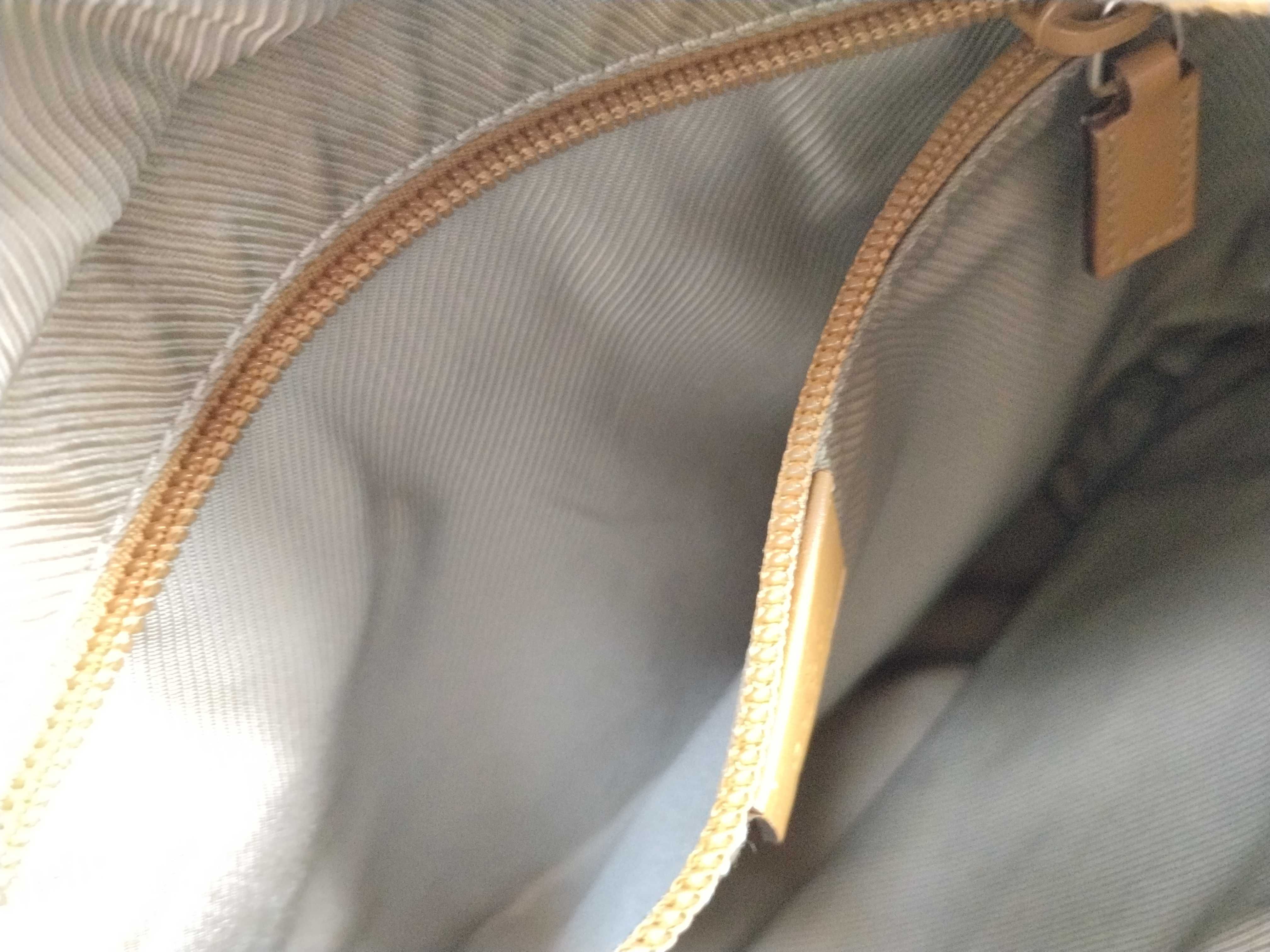 GG Canvas Shoulder Bag (GG pattern canvas shoulder bag) — view 12