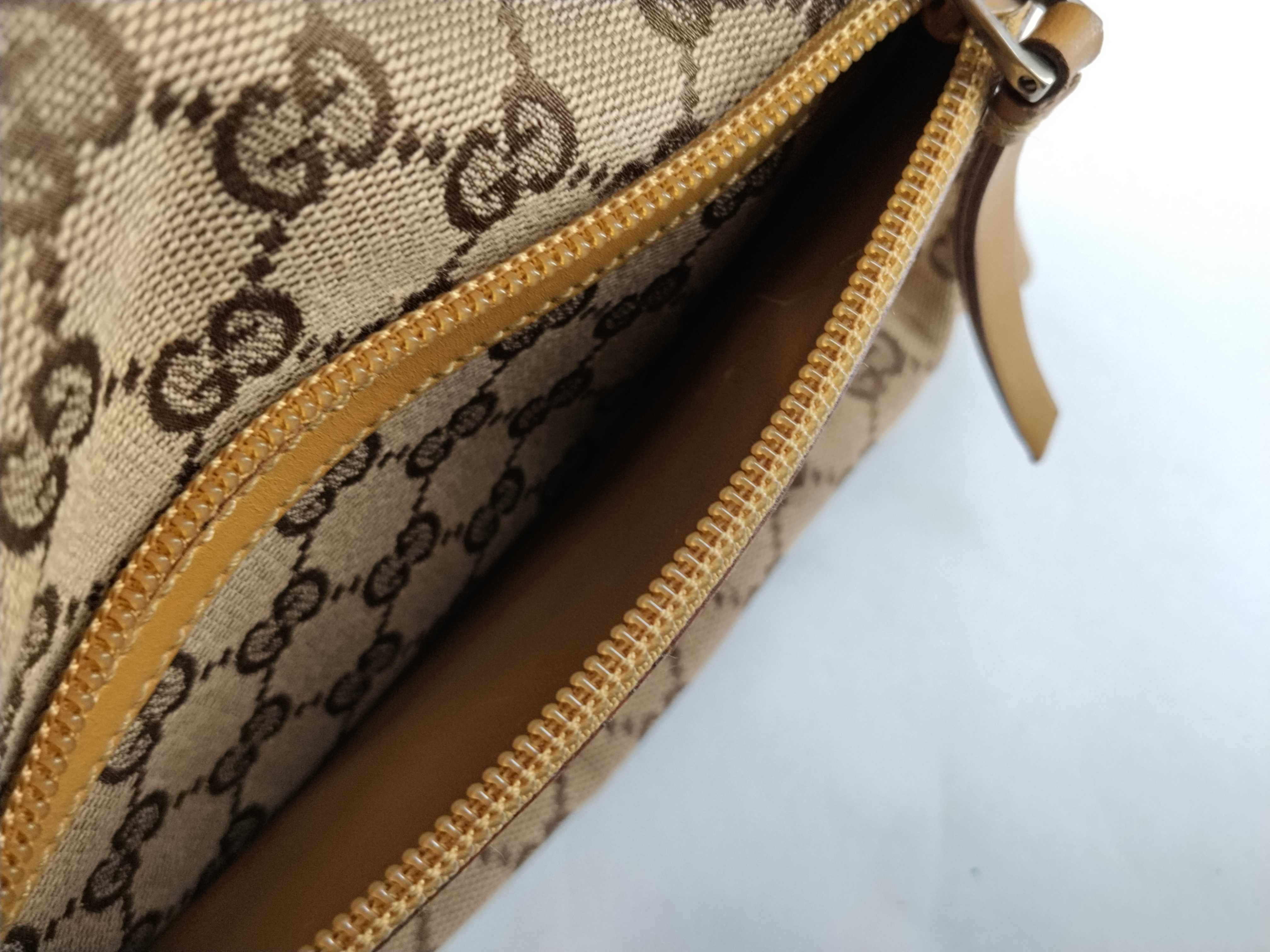 GG Canvas Shoulder Bag (GG pattern canvas shoulder bag) — view 13