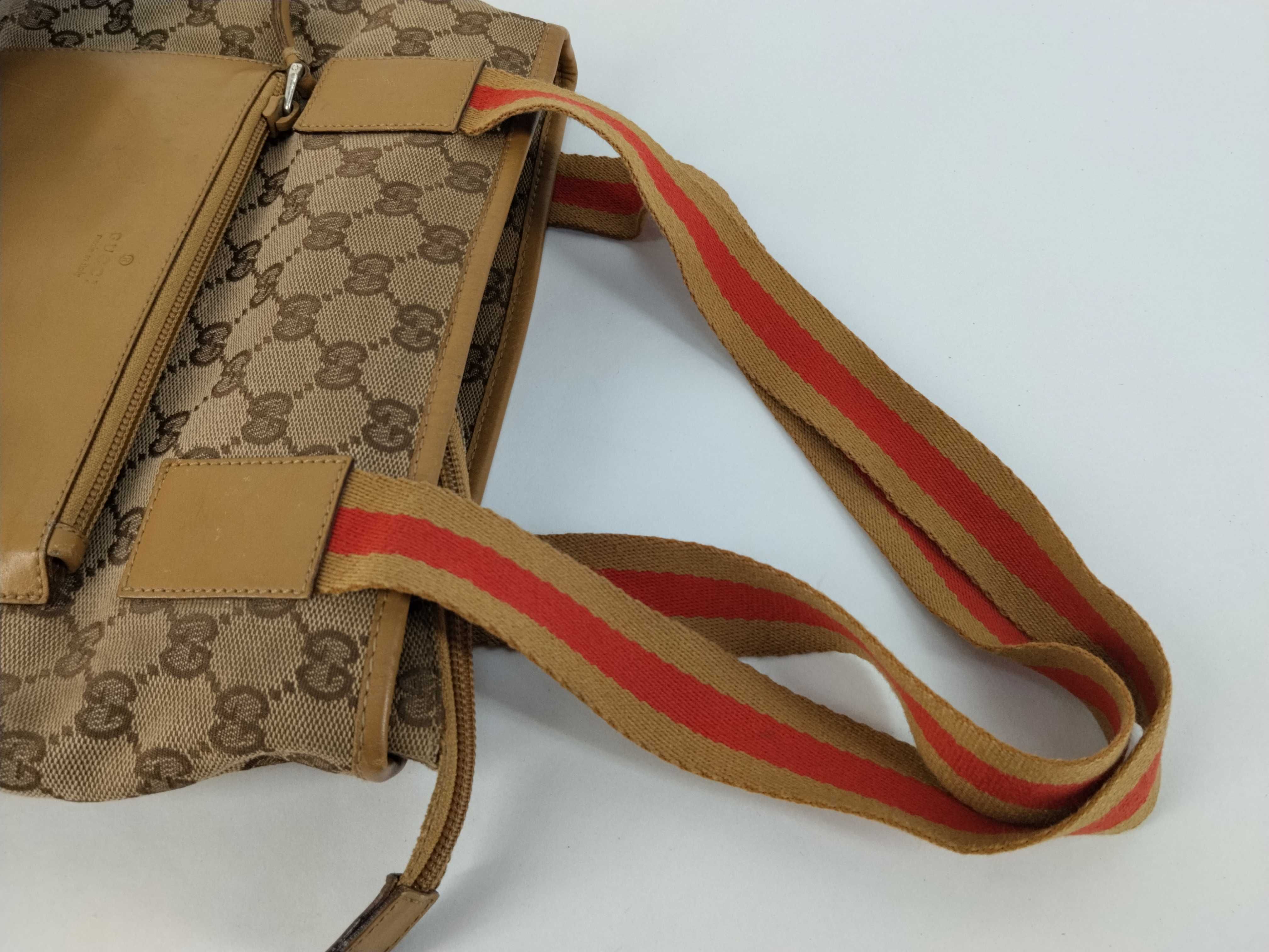 GG Canvas Shoulder Bag (GG pattern canvas shoulder bag) — view 3