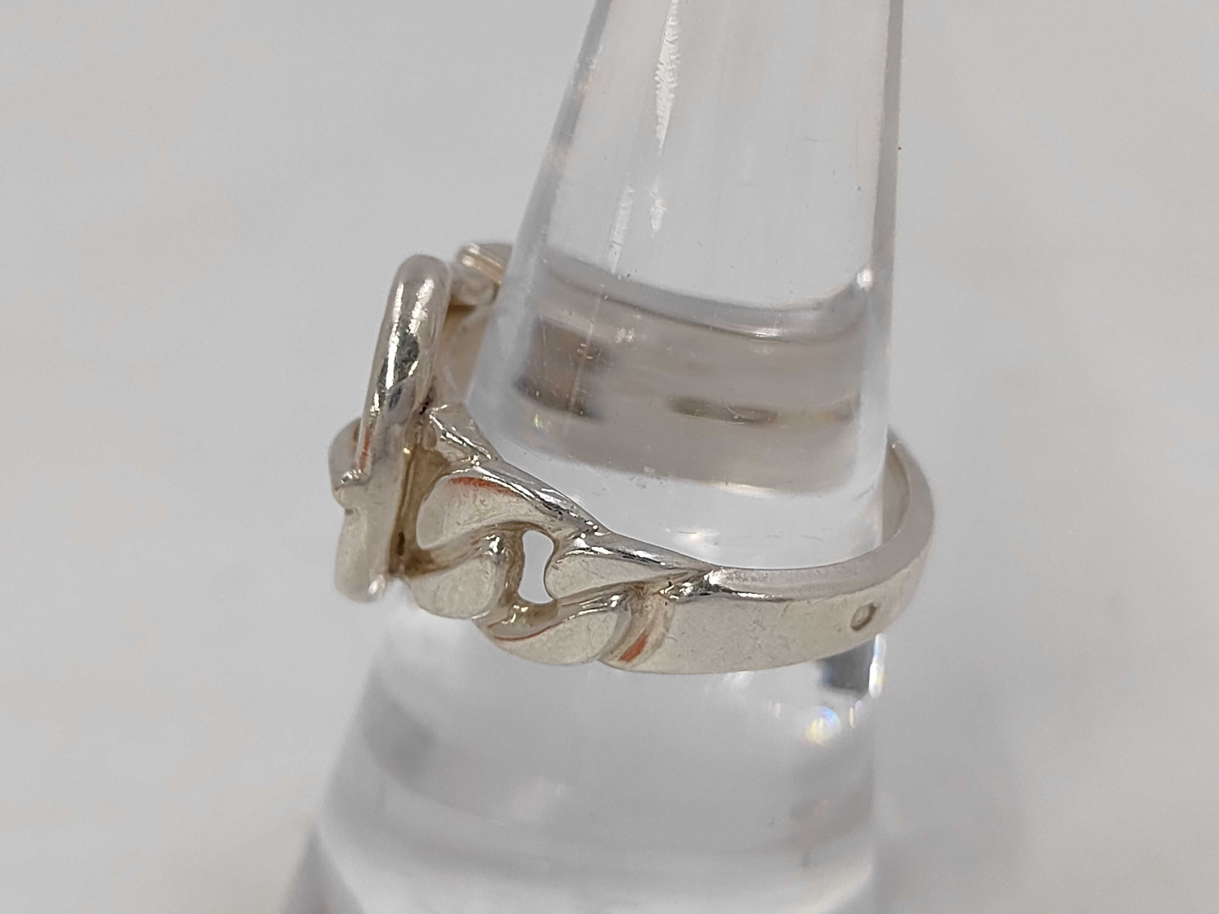 ring belt motif ring — view 2