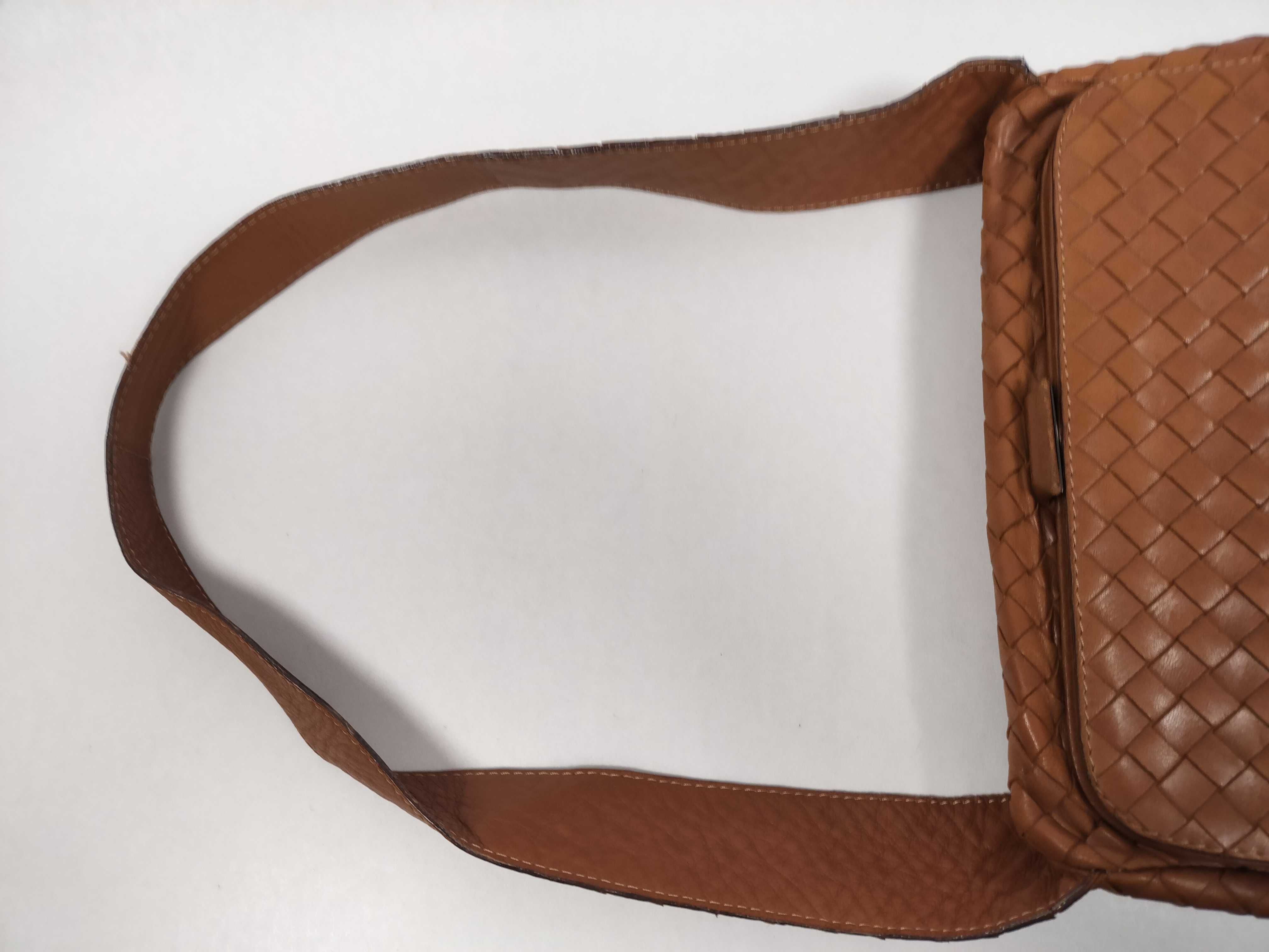 Intrecciato Bottega Veneta Shoulder Bag — view 3