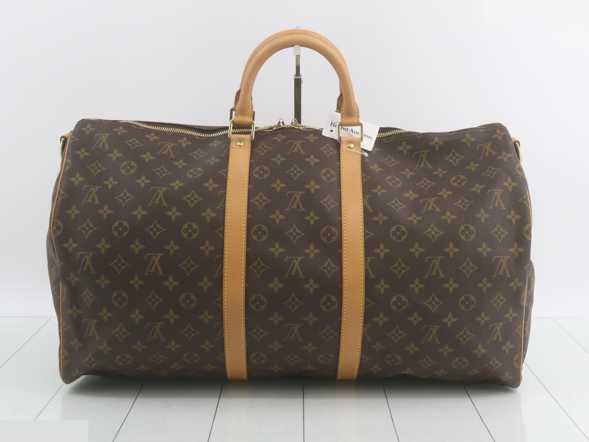 Keepall Bandoulière 55 FL0050 - Includes strap, handle, name tag, and key. — view 2