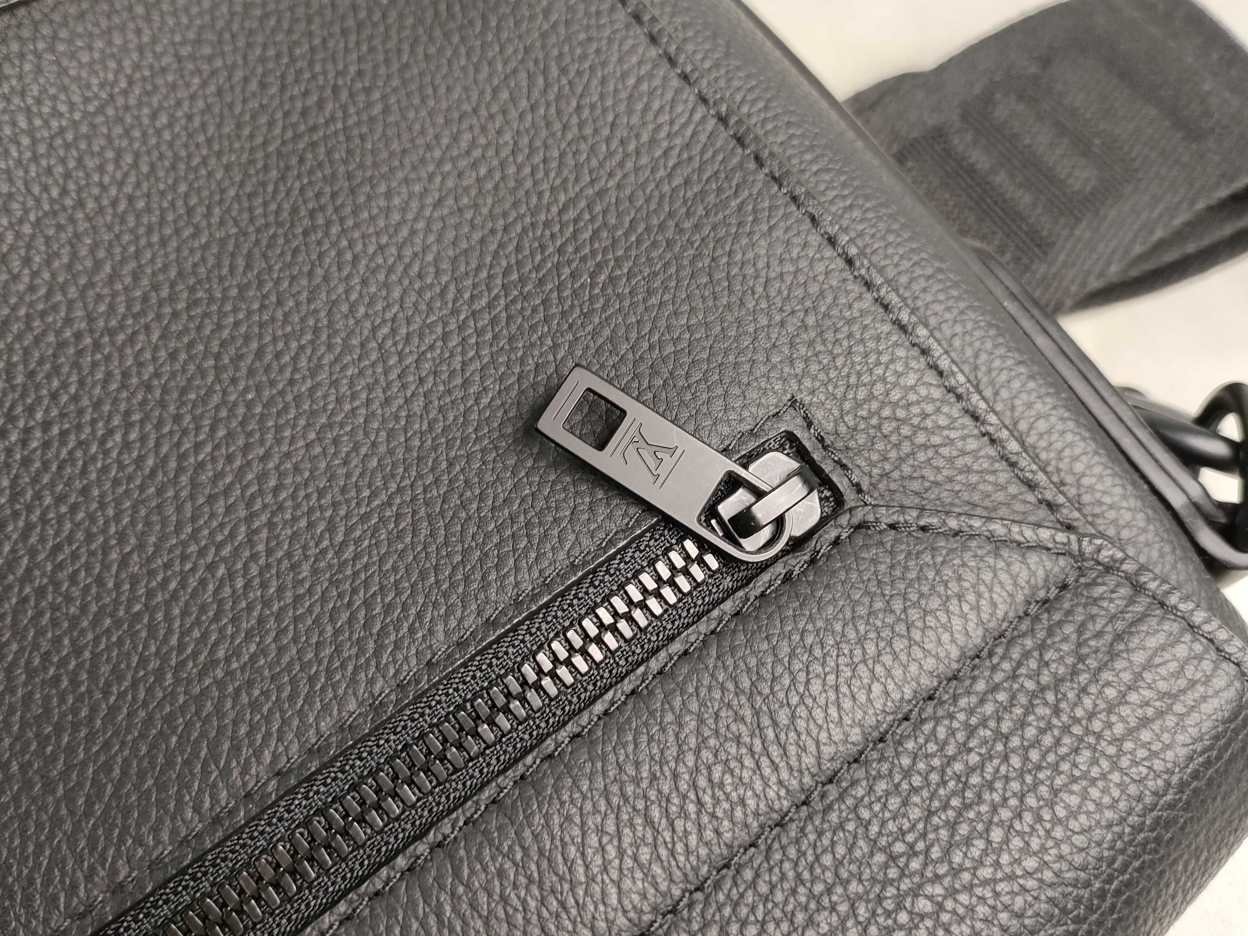 LV Aerogram Messenger Shoulder Bag — view 13