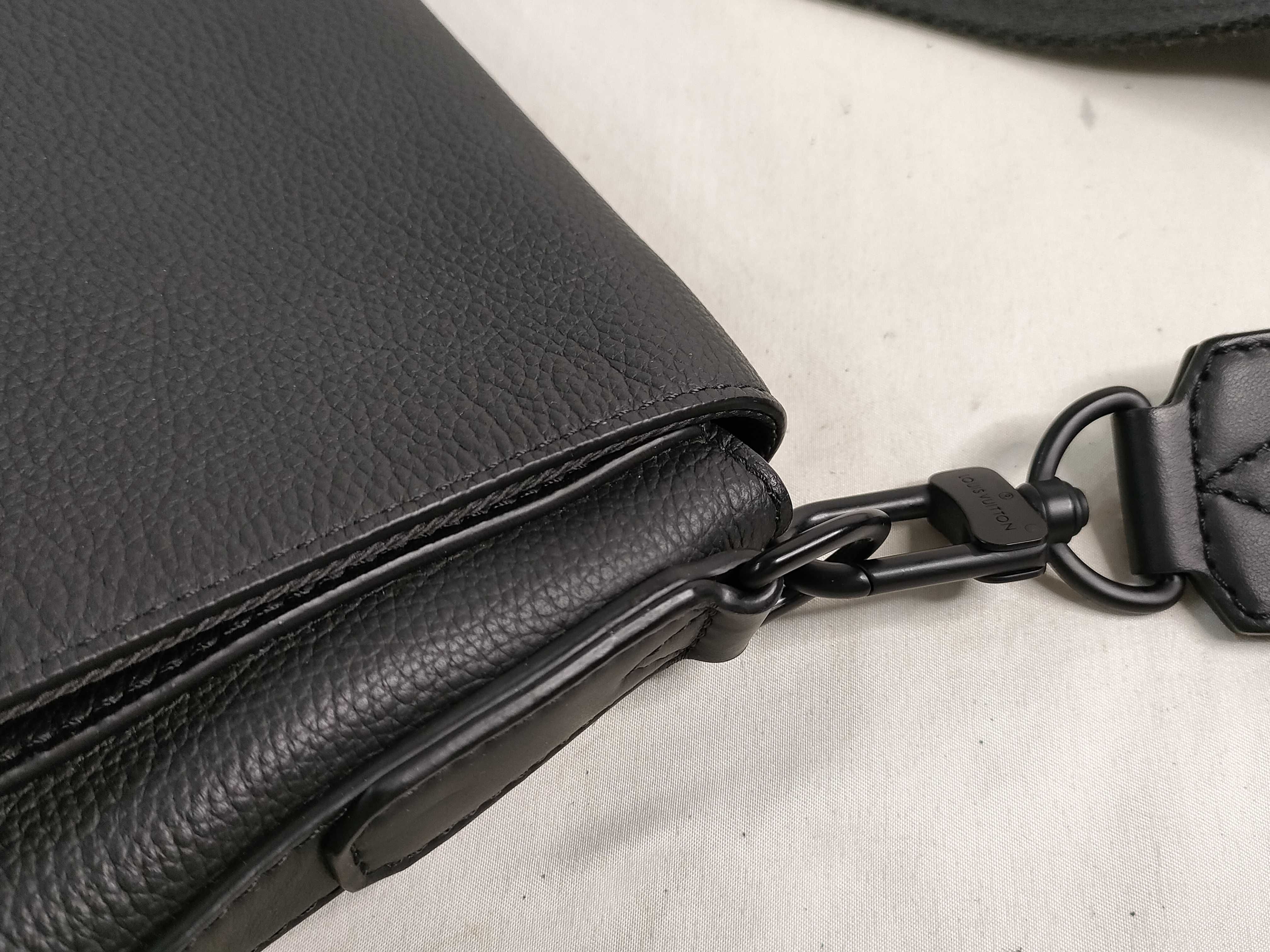 LV Aerogram Messenger Shoulder Bag — view 5