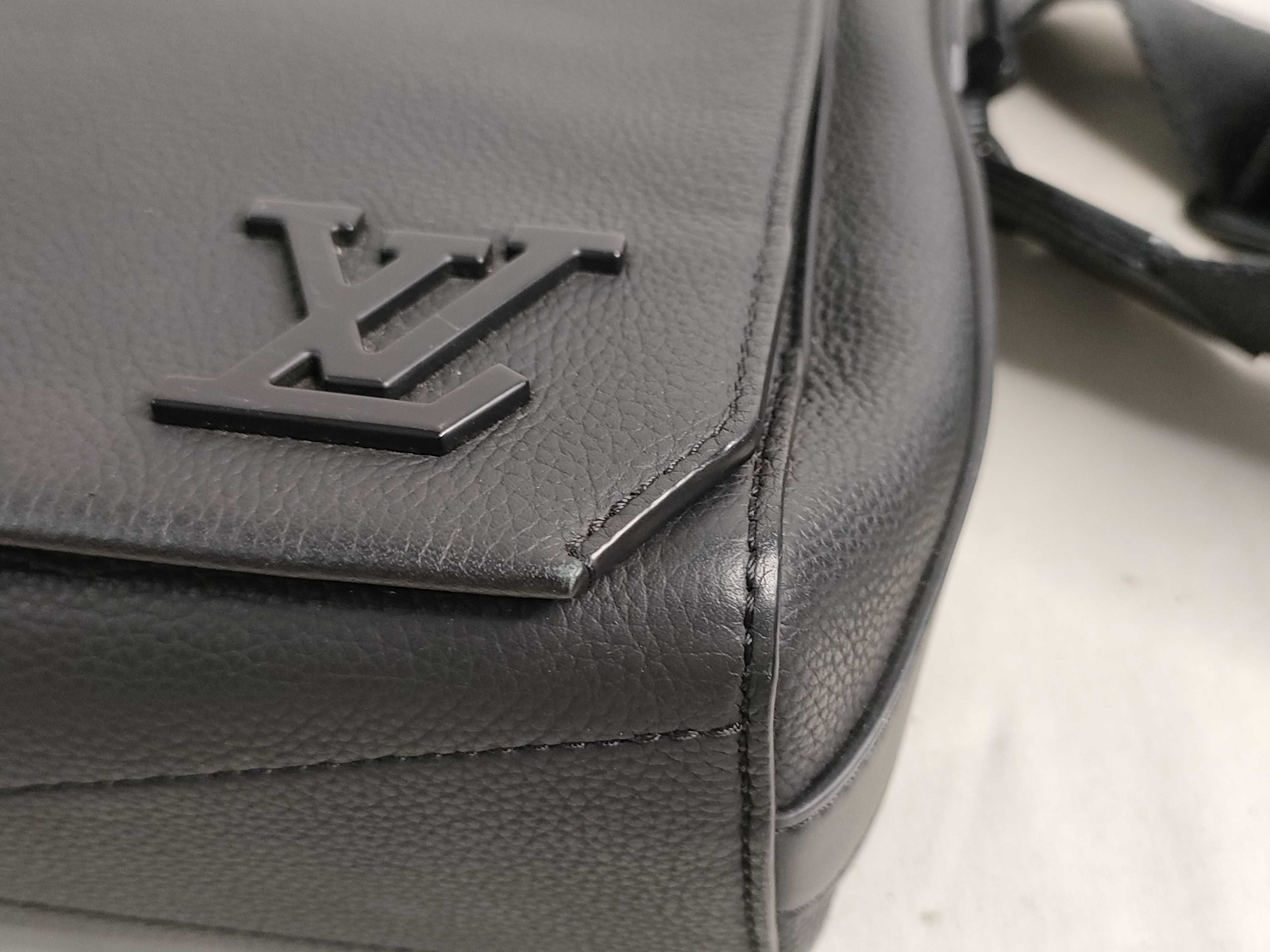 LV Aerogram Messenger Shoulder Bag — view 6