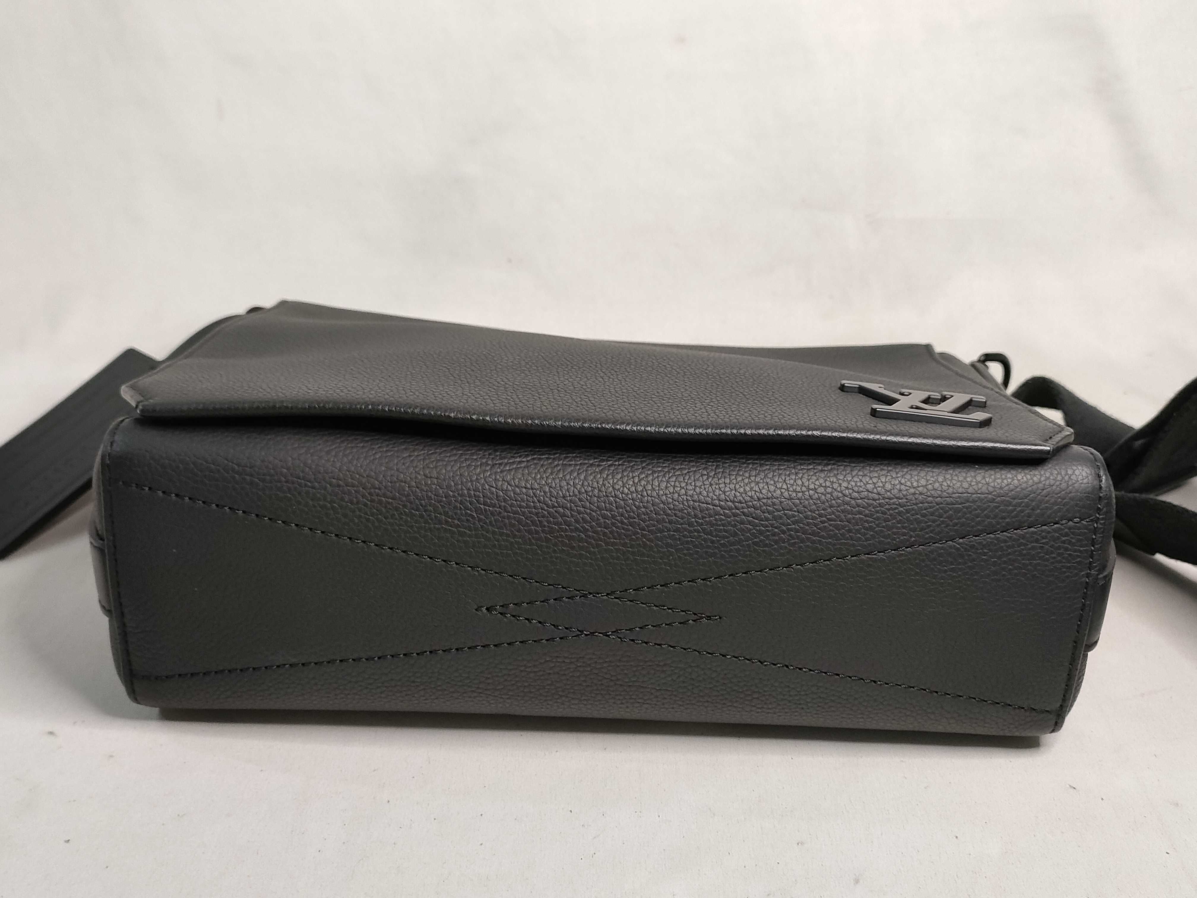 LV Aerogram Messenger Shoulder Bag — view 7