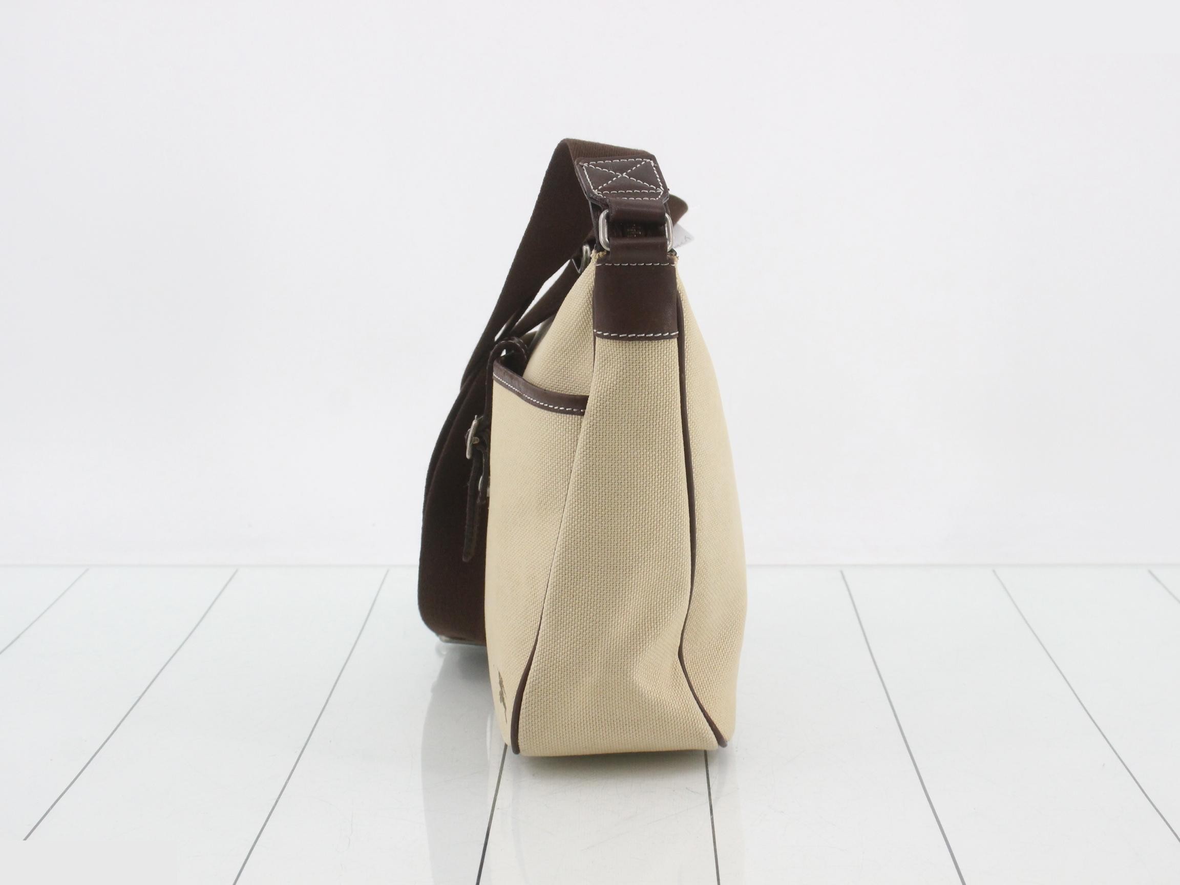 Blue Label canvas shoulder bag, aftermarket pull tab. — view 3