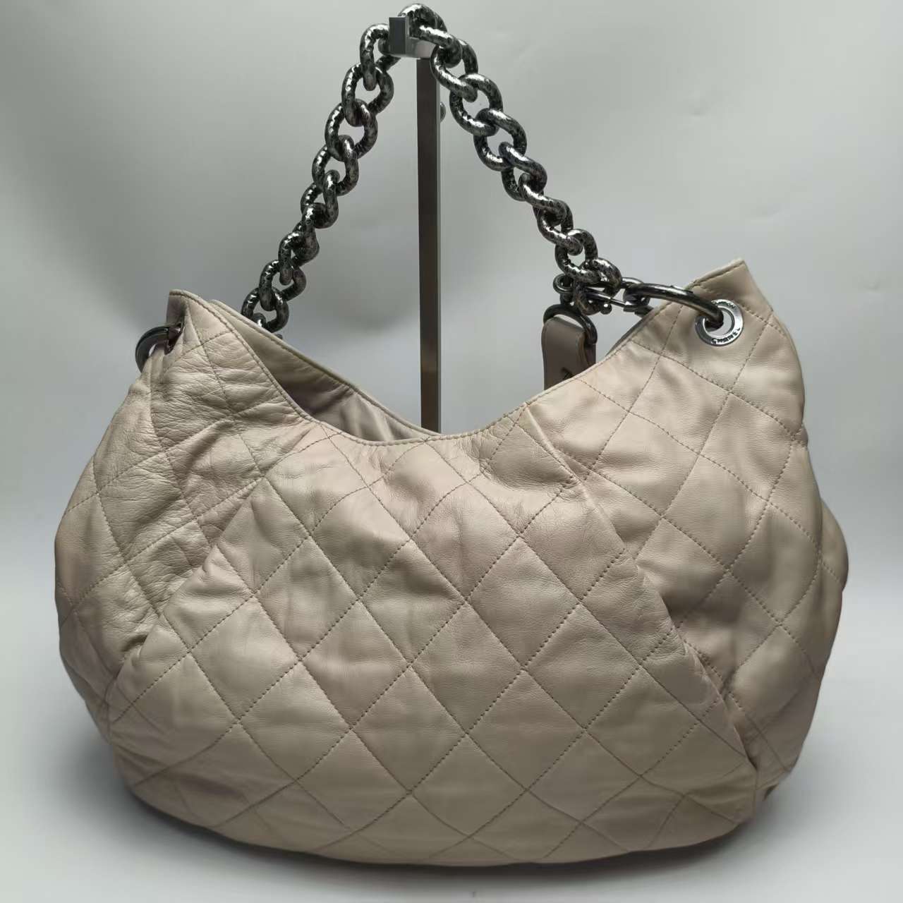 【*Shipped from: China*】CHANEL Leather Shoulder Bag 16840360 — view 2