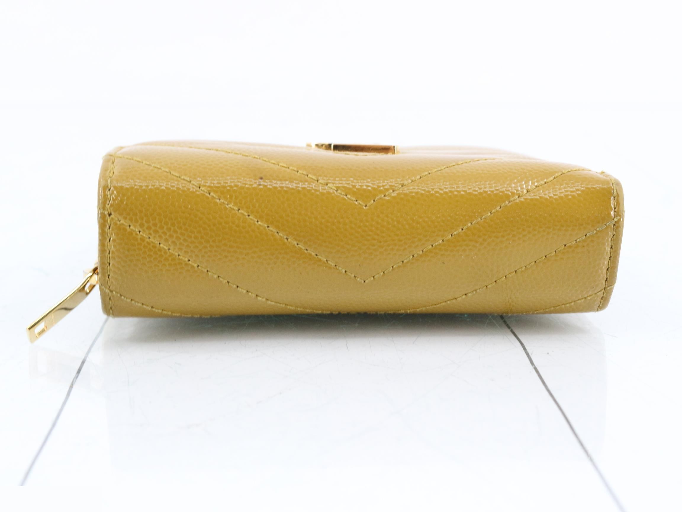 wallet — view 3