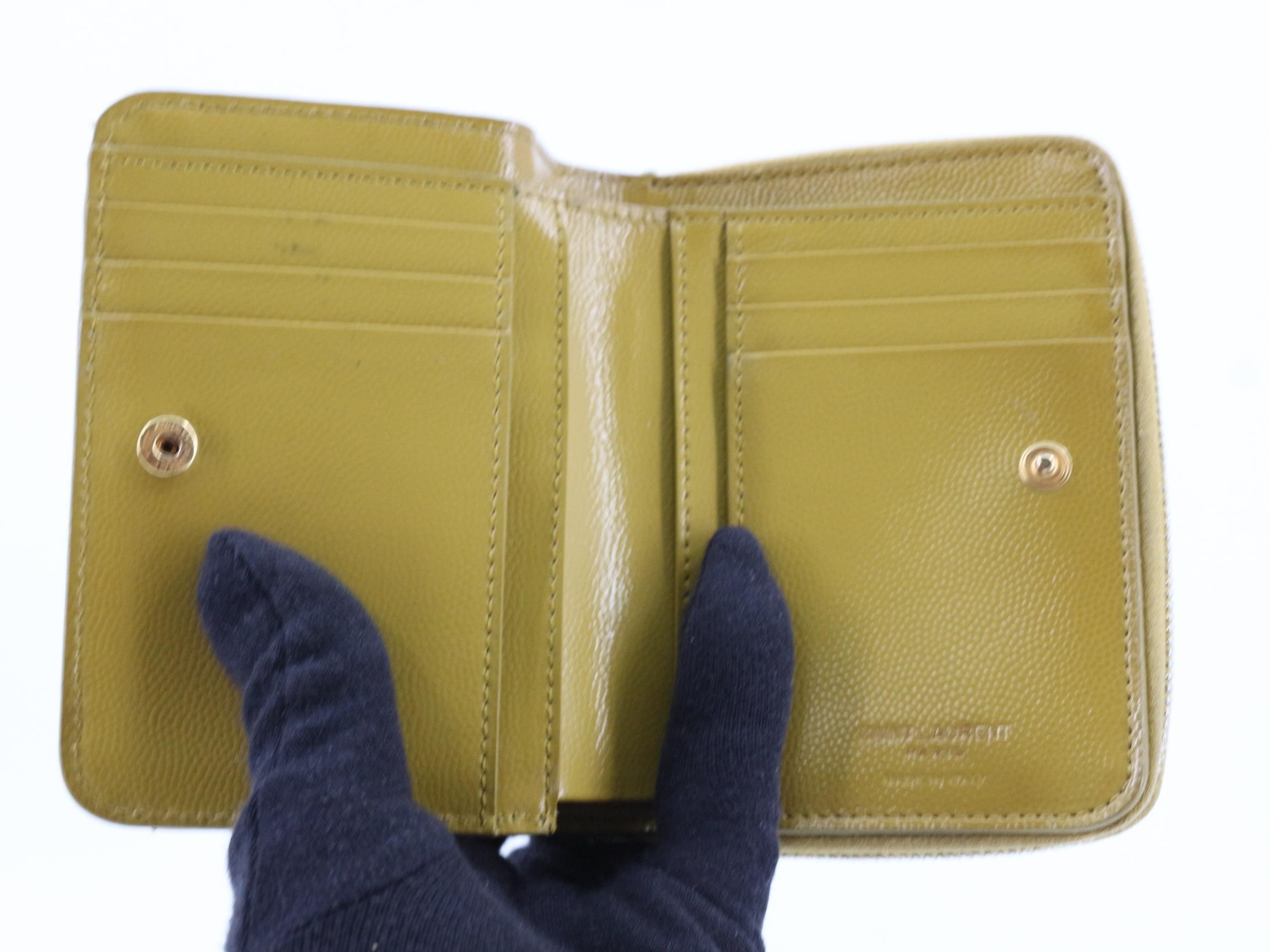 wallet — view 4