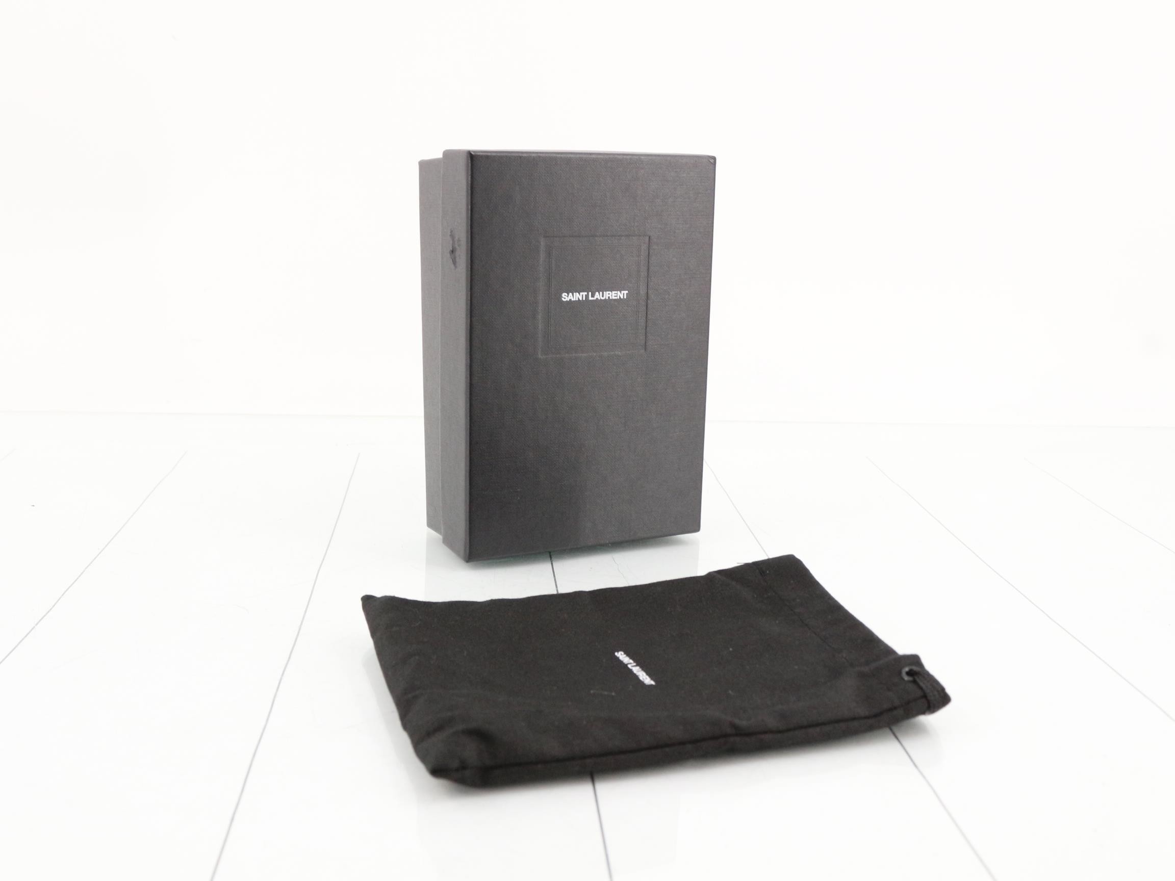wallet — view 5