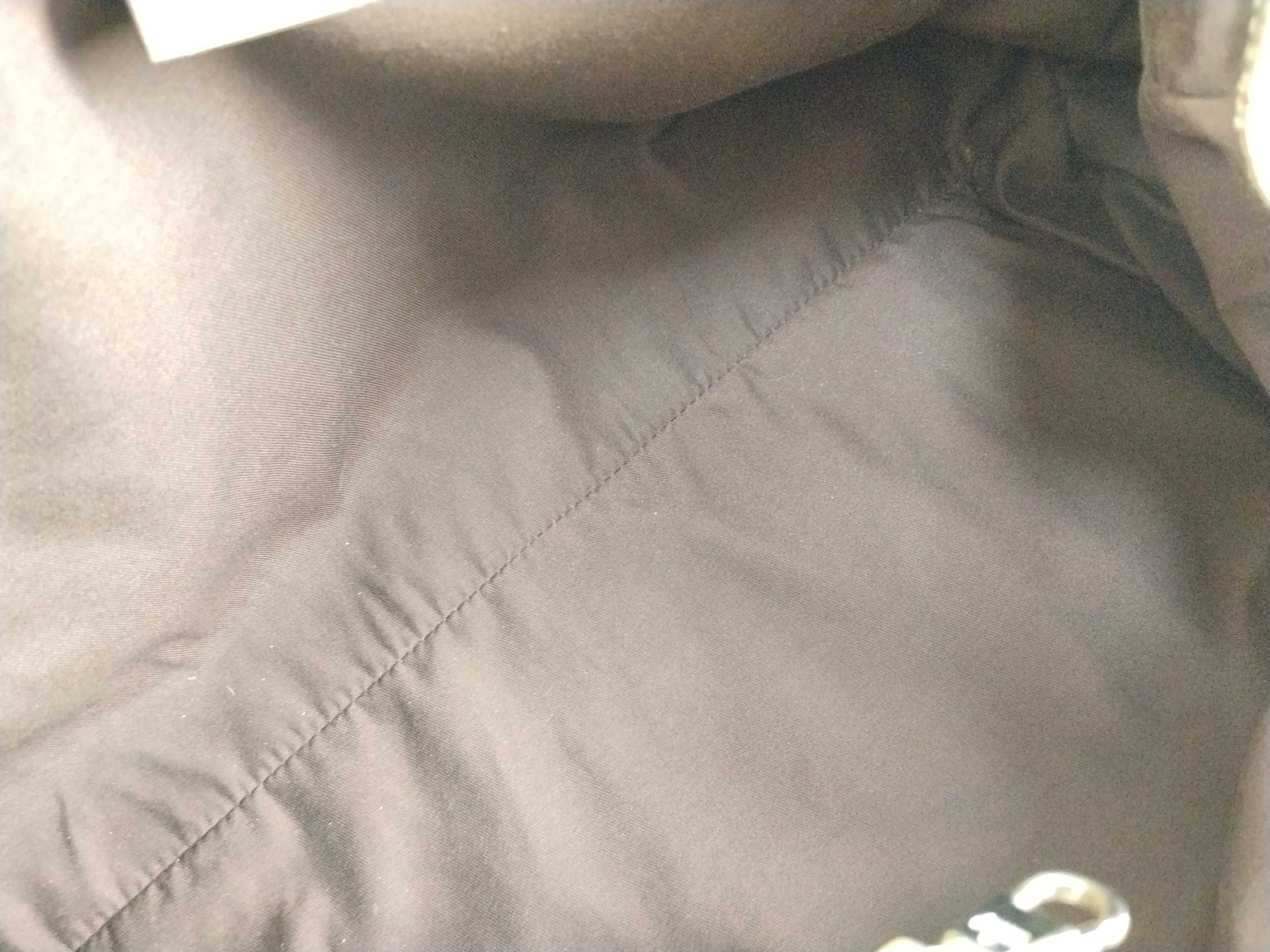 GG Canvas Bag / Gucci Handbag — view 11