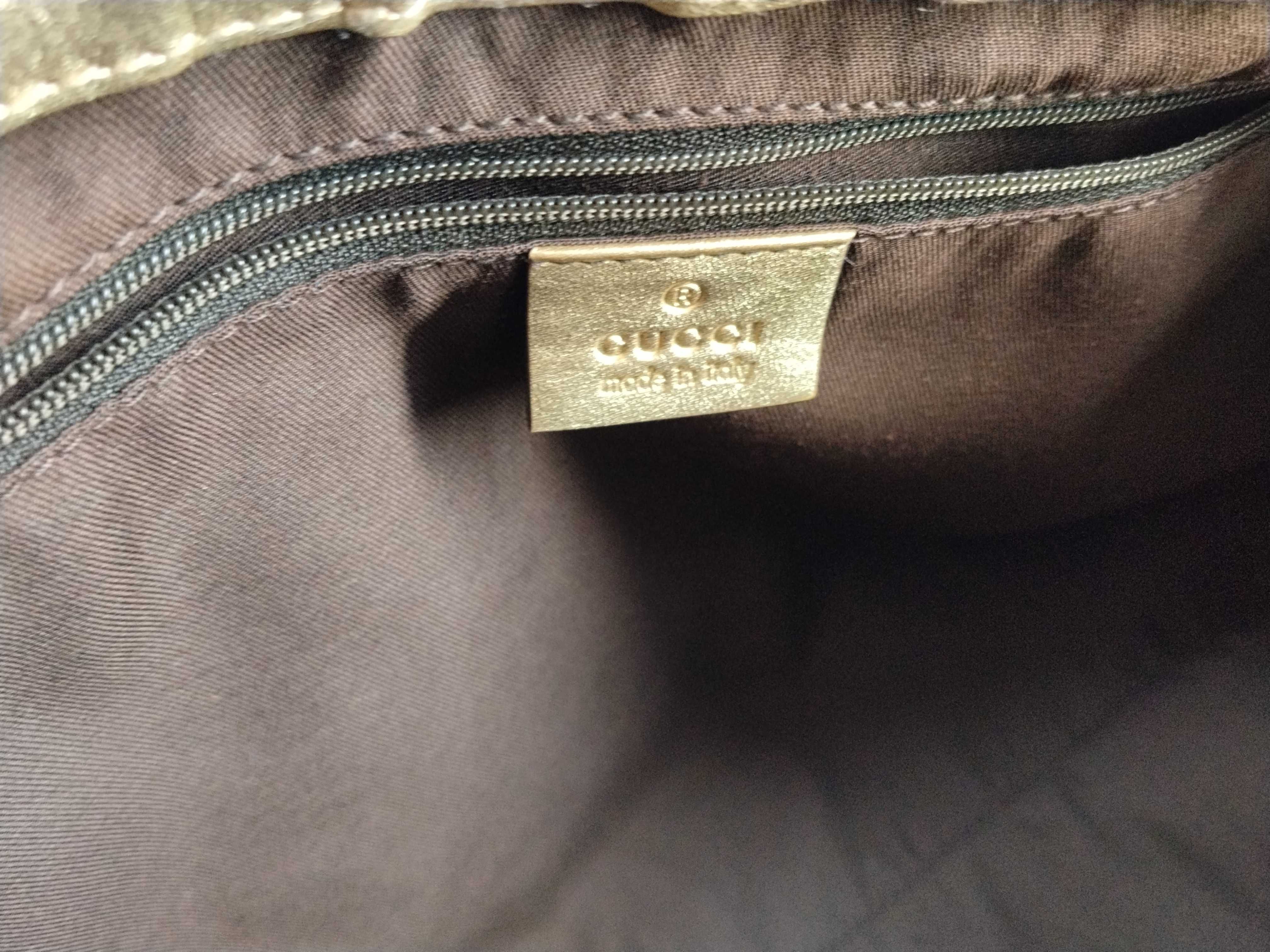GG Canvas Bag / Gucci Handbag — view 12