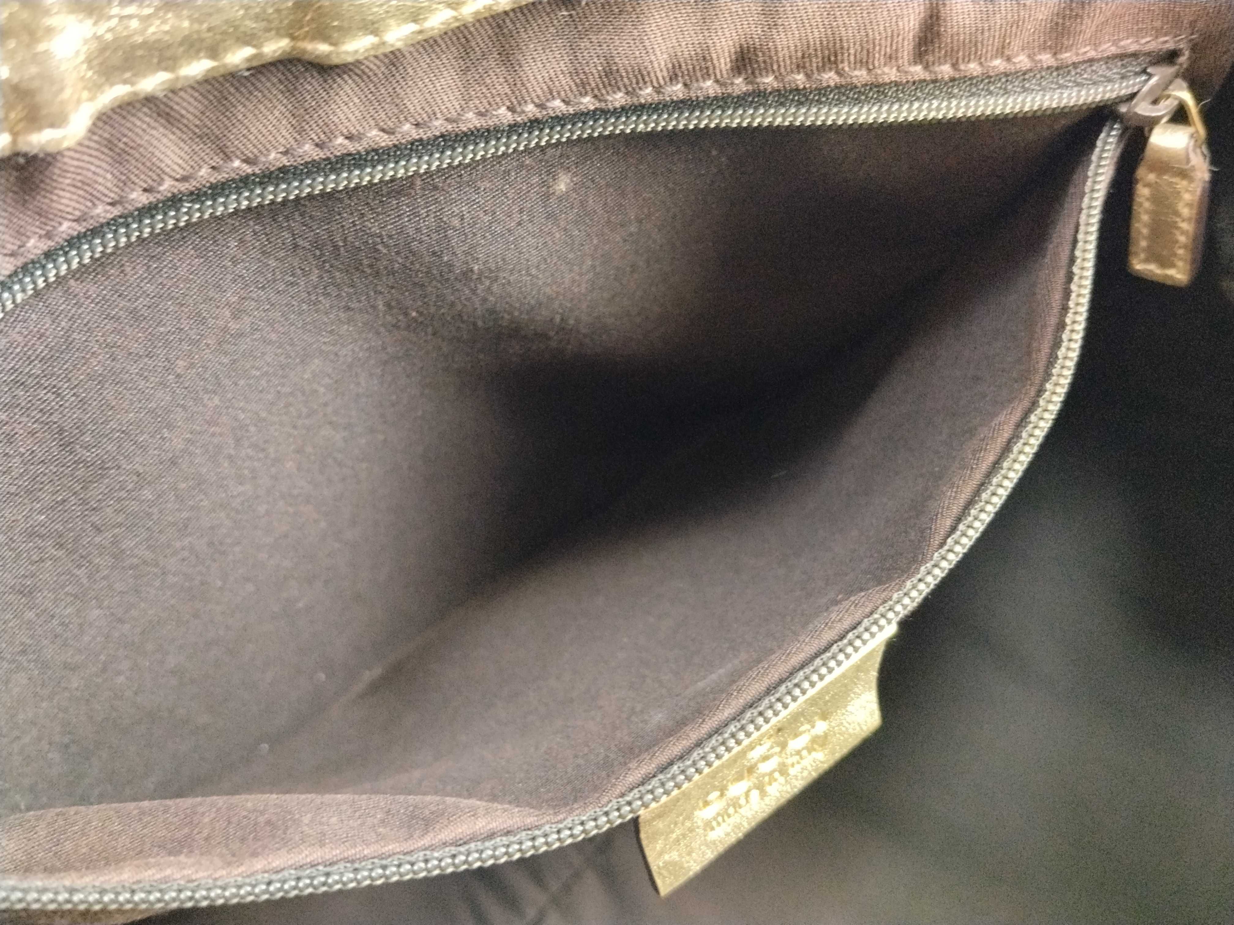 GG Canvas Bag / Gucci Handbag — view 13