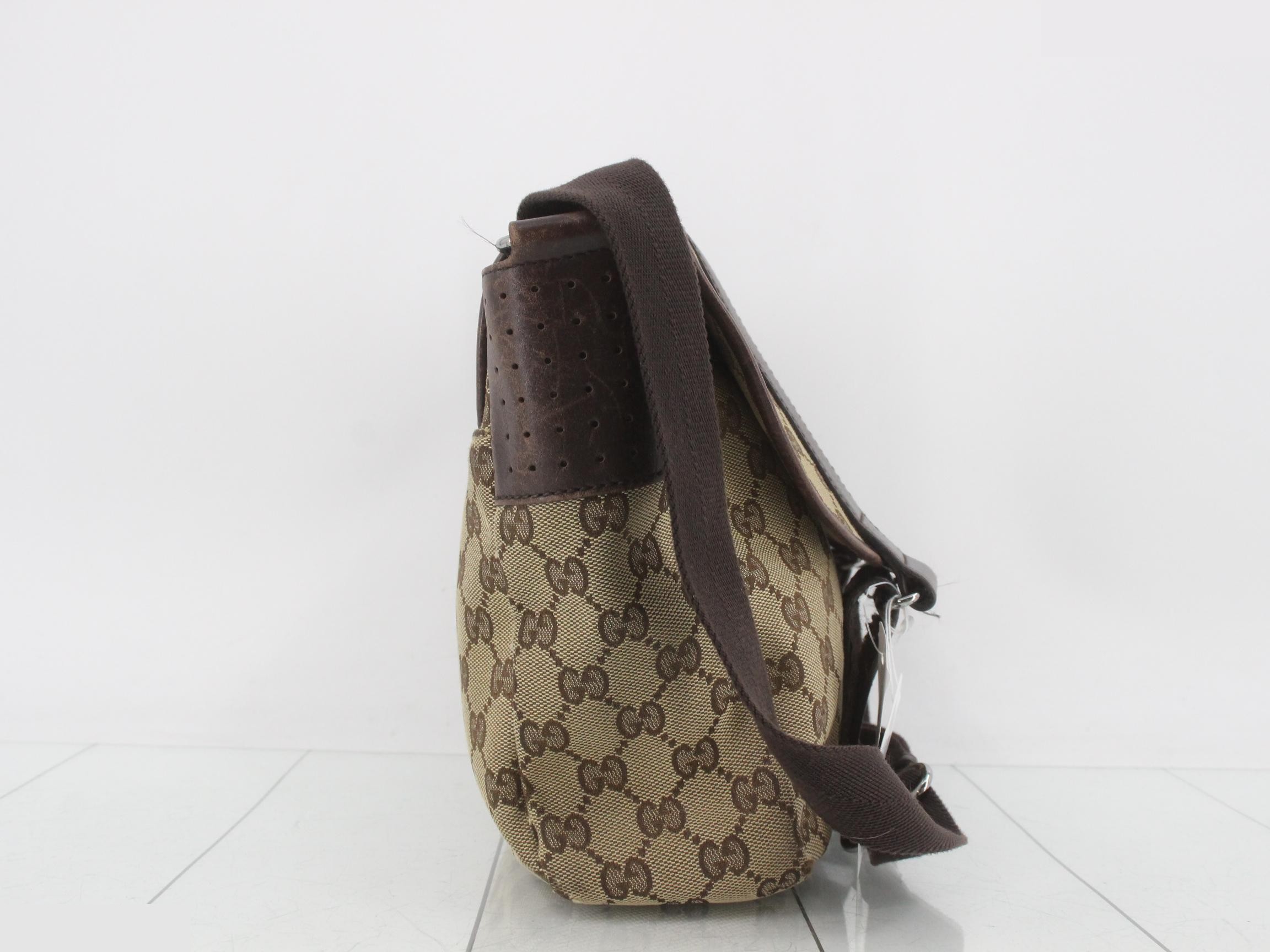 GG Canvas Shoulder Bag — view 4
