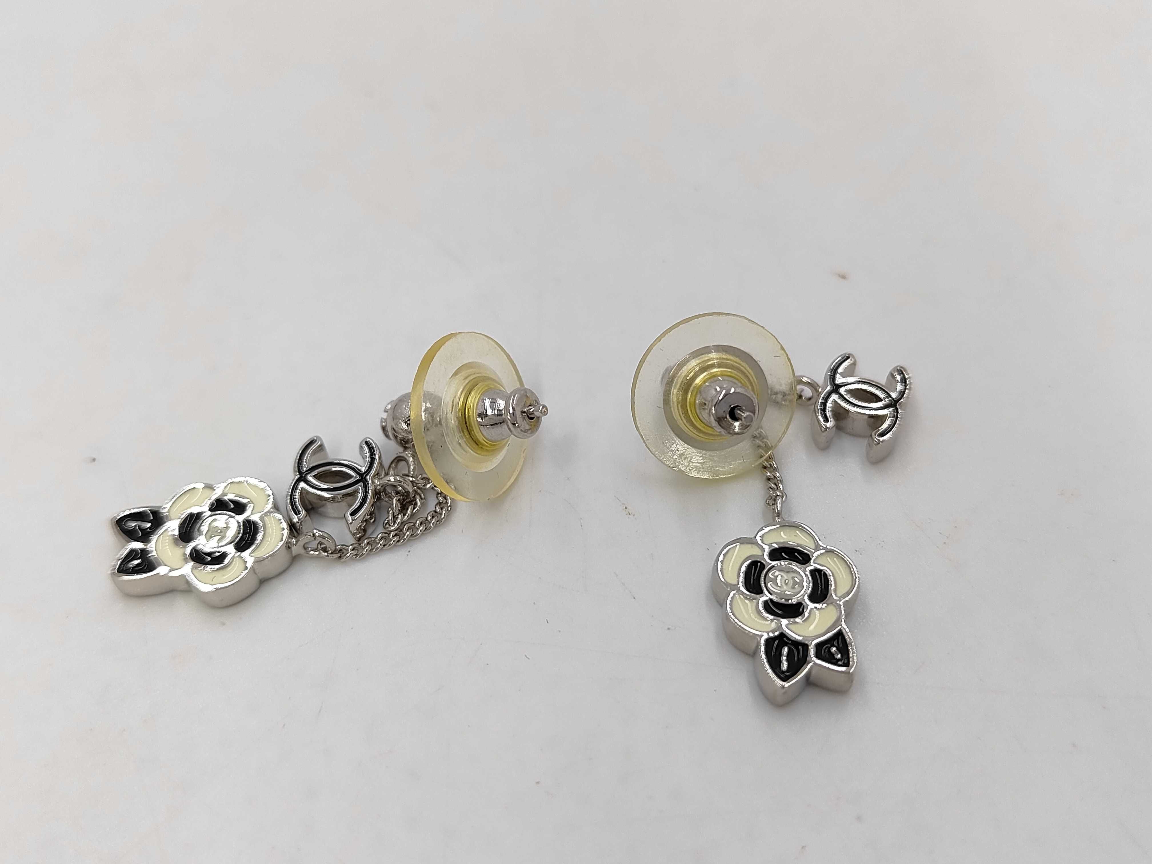 05P Coco Mark Camellia Earrings Black White Earrings — view 2